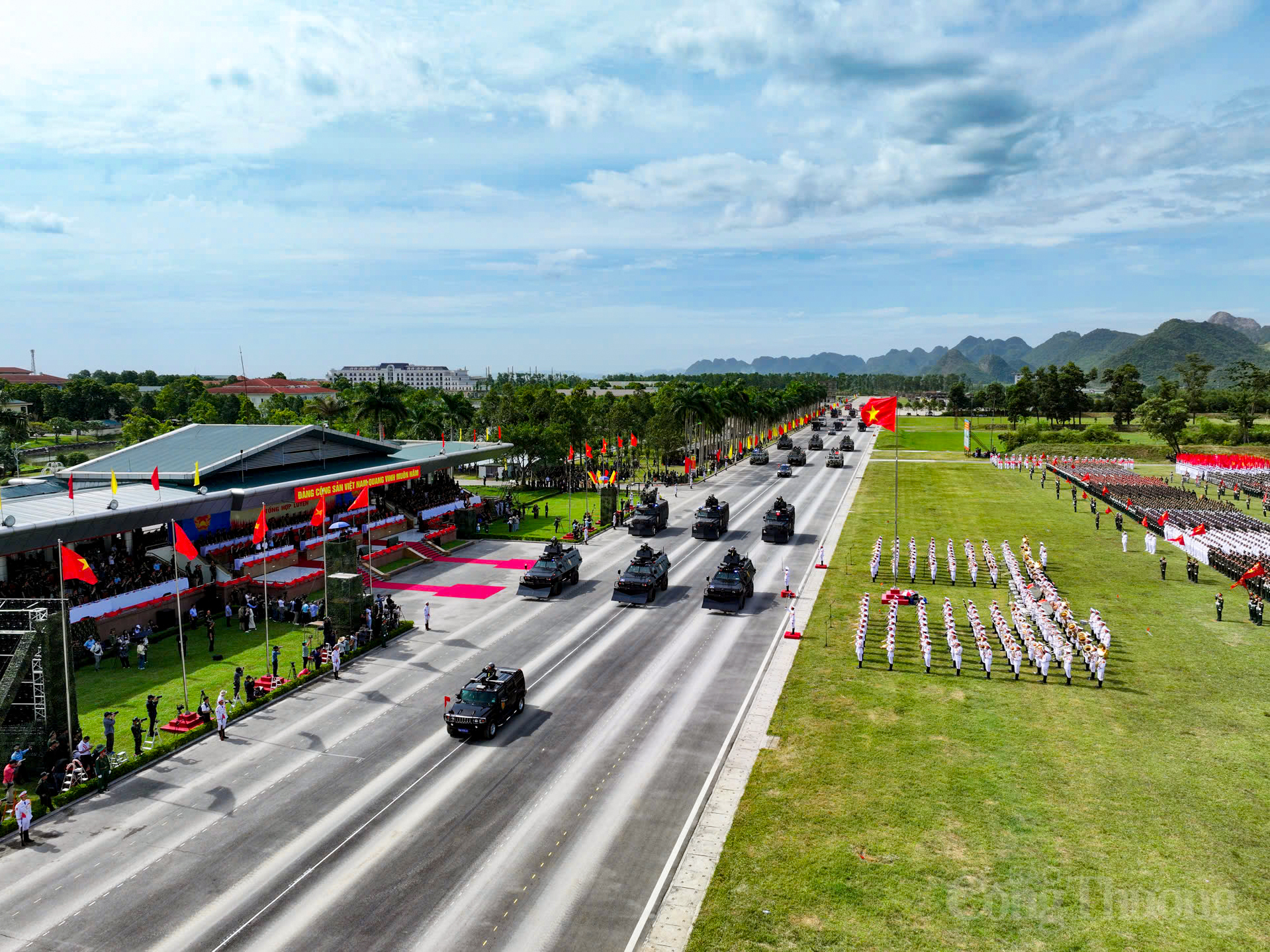 Hàng loạt thiết bị, phương tiện, khí tài hiện đại, hùng hậu của lực lượng Công an nhân dân.