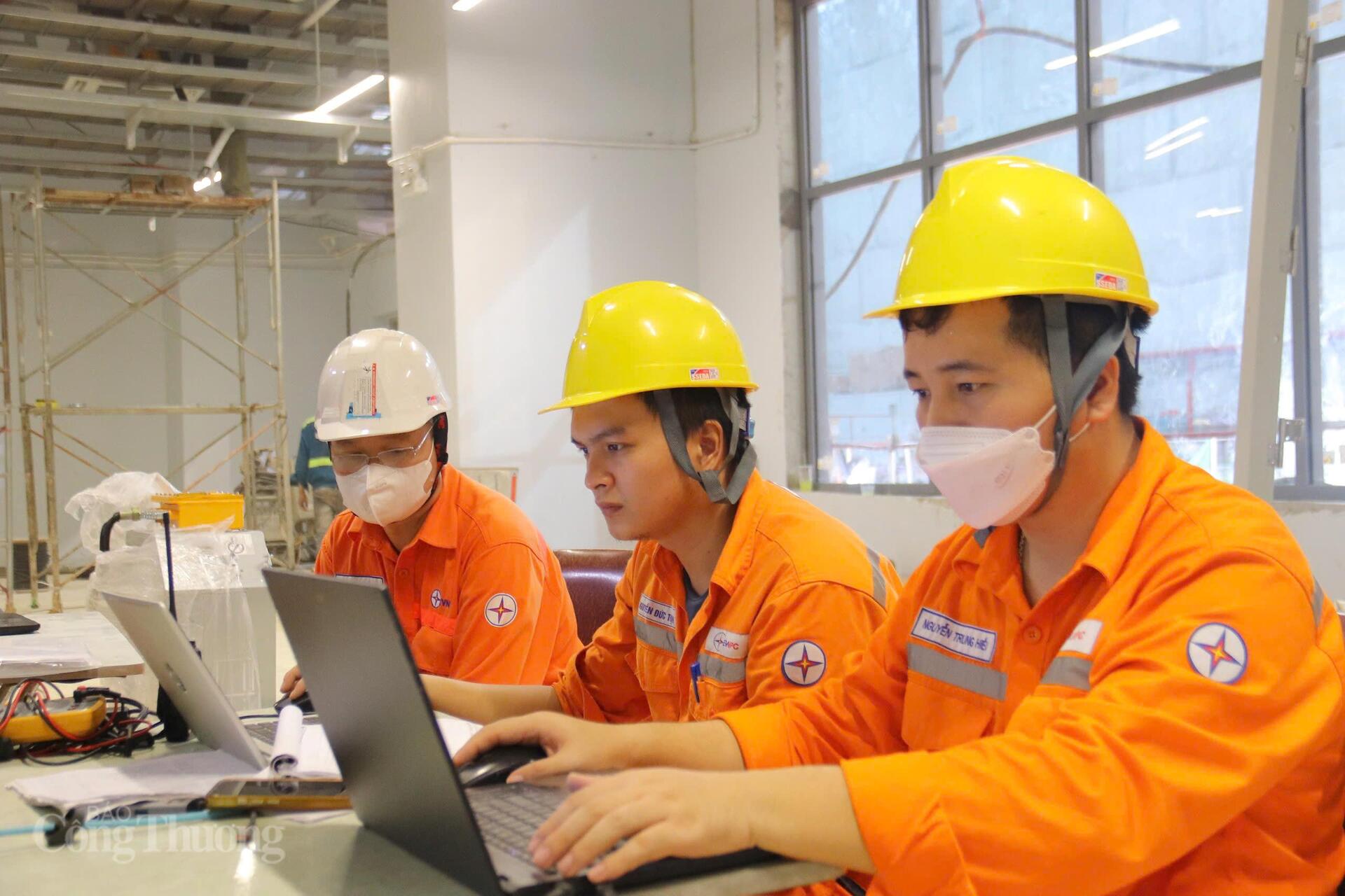 Đội ngũ kỹ sư đang tăng tốc thí nghiệm cho Dự án, bảo đảm thông số kỹ thuật trước khi đưa vào vận hành. Ảnh: Thanh Tuấn