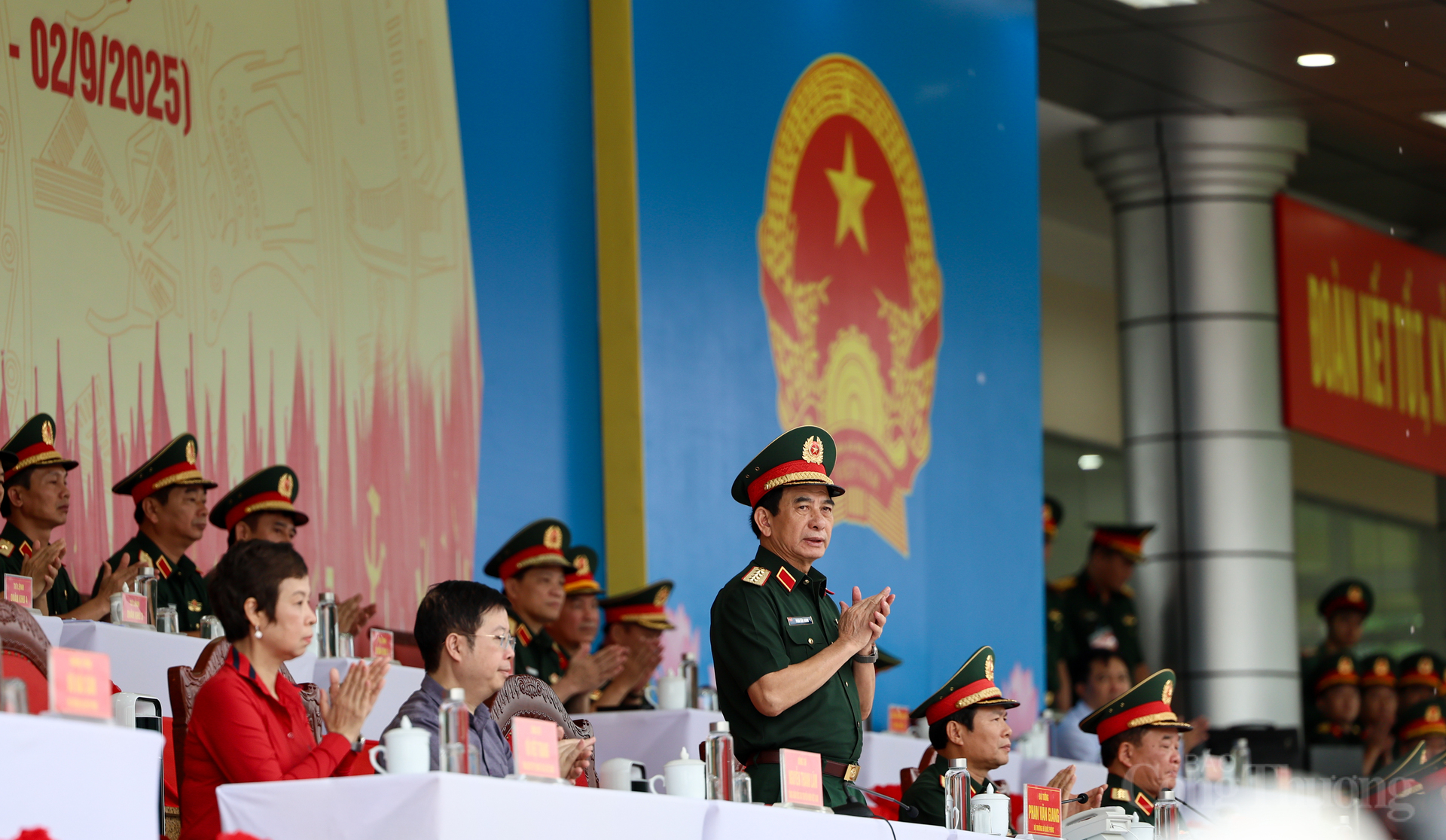 Phát biểu động viên các lực lượng, Đại tướng Phan Văn Giang chúc mừng, biểu dương những thành tích của các lực lượng tham gia tổng hợp luyện chuẩn bị diễu binh, diễu hành thực hiện nhiệm vụ A80; đồng thời đánh giá cao về trang phục của các lực lượng đã đẹp hơn, mạnh mẽ hơn so với các lần thực hiện nhiệm vụ A70, A50.