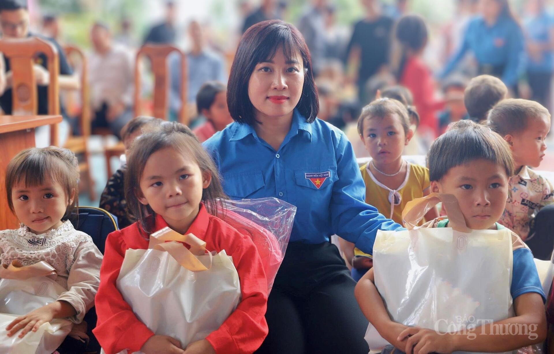 Đồng chí Nguyễn Ngọc Tâm, quyền Bí thư Đoàn Thanh niên Bộ Công Thương chia sẻ: “Chúng tôi mong muốn mang đến không chỉ những ngôi nhà mà kiên cố mà còn là niềm tin vào động lực để giúp bà con vươn lên thoát nghèo, xây dựng được cuộc sống giàu đẹp hơn, xây dựng quê hương, đất nước tươi đẹp hơn”.