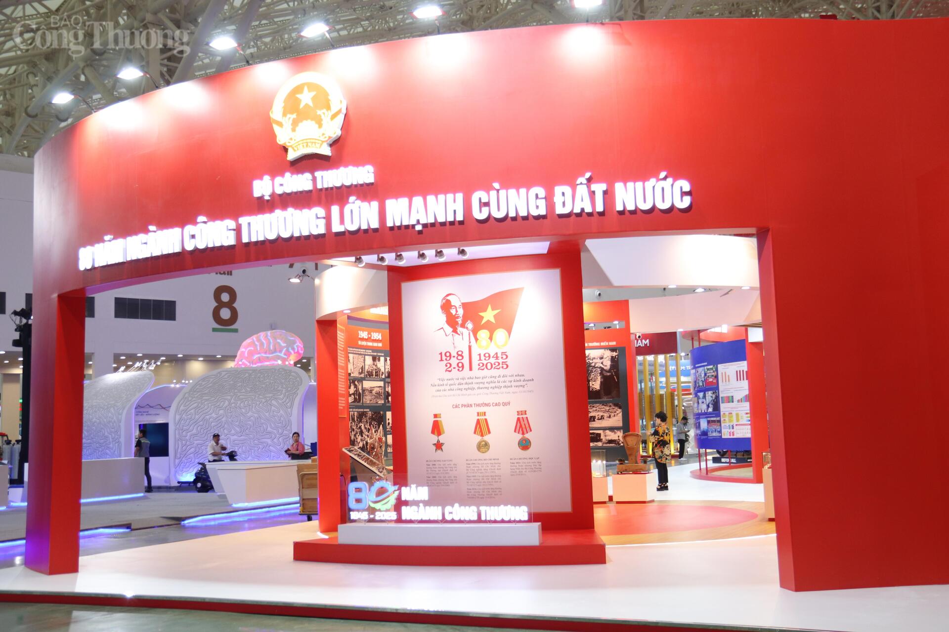 Không gian trưng bày ngành Công Thương tại triển lãm với chủ đề: “80 năm ngành Công Thương lớn mạnh cùng đất nước” sẽ không chỉ là điểm nhấn thể hiện những thành tựu nổi bật qua các thời kỳ mà còn là thông điệp mạnh mẽ về khát vọng vươn lên, tinh thần kiến tạo của thế hệ doanh nhân Việt Nam hôm nay. Ảnh: Thanh Tuấn