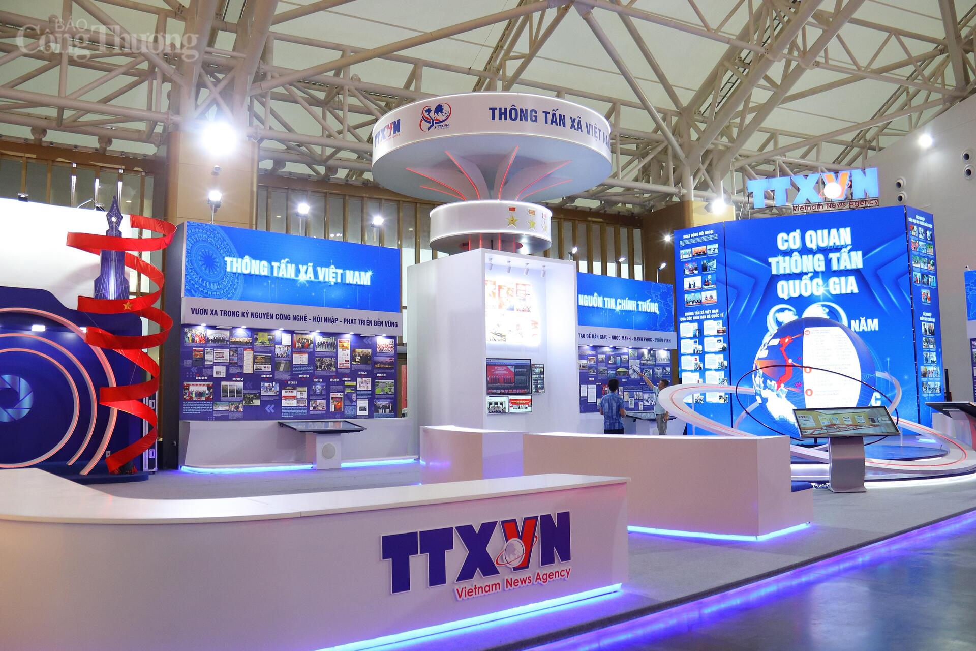 Không gian trưng bày của Thông tấn xã Việt Nam. Ảnh: Thanh Tuấn