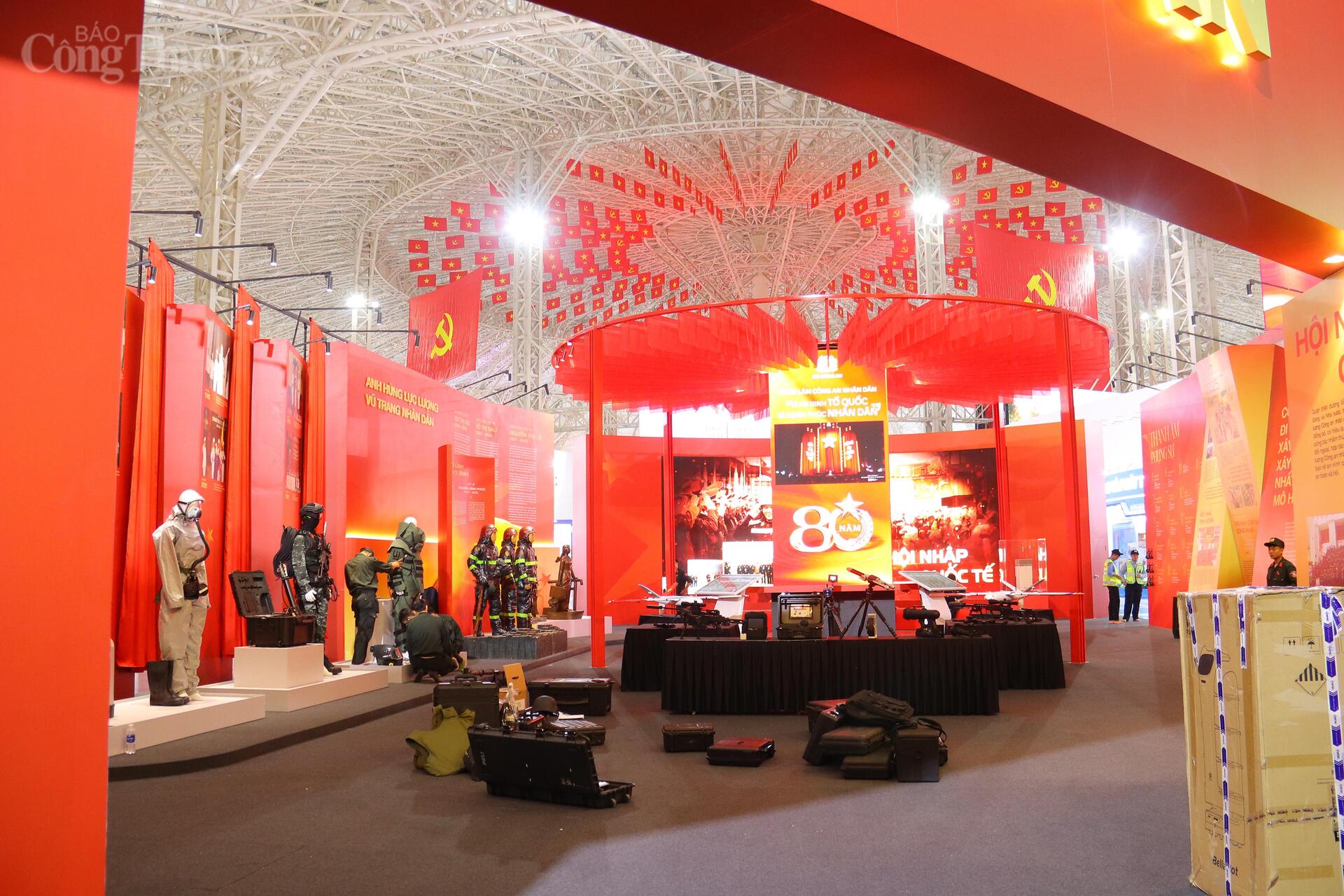 Mặt bằng khu vực tổ chức triển lãm của Bộ Công an bao gồm 2 khu vực ngoài trời và trong nhà, với tổng diện tích lên tới gần 22.000m2. Ảnh: Thanh Tuấn