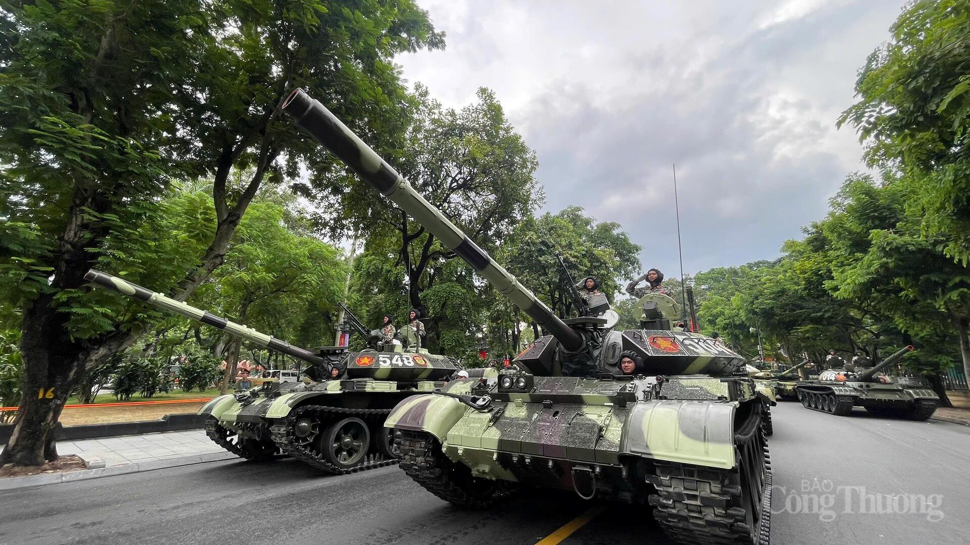 Dàn khí tài, xe đặc chủng hùng mạnh thẳng tiến về Quảng trường Ba Đình - 5