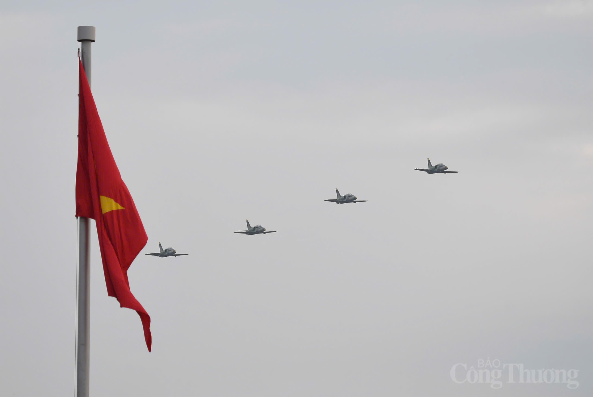 Sự hiện diện của Yak-130 và L-39NG khẳng định trình độ năng lực tác chiến và sức mạnh bảo vệ chủ quyền quốc gia.