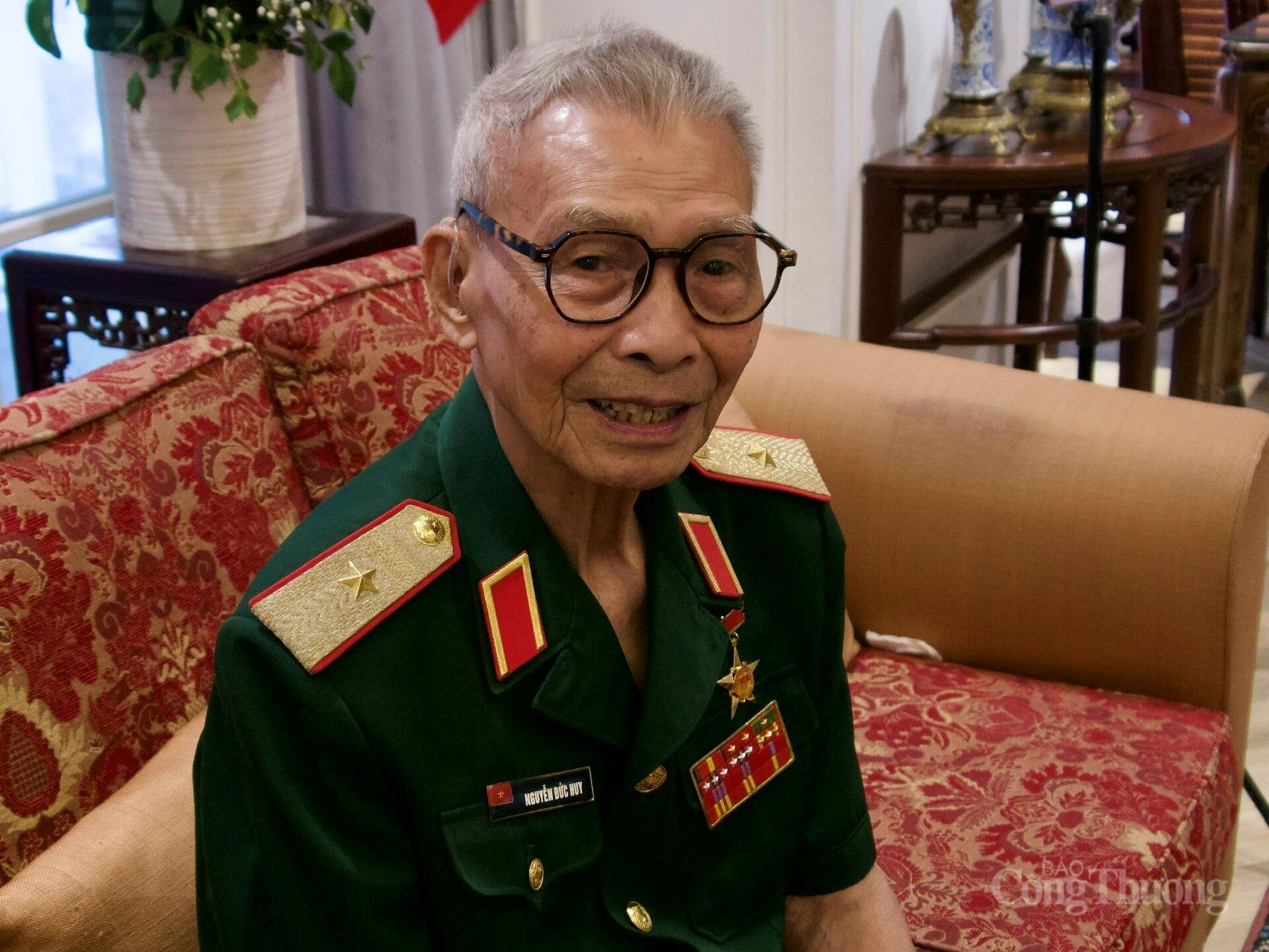 Thiếu tướng Nguyễn Đức Huy chia sẻ về những năm tháng chiến đấu, hiến dâng tuổi trẻ cho Tổ quốc.