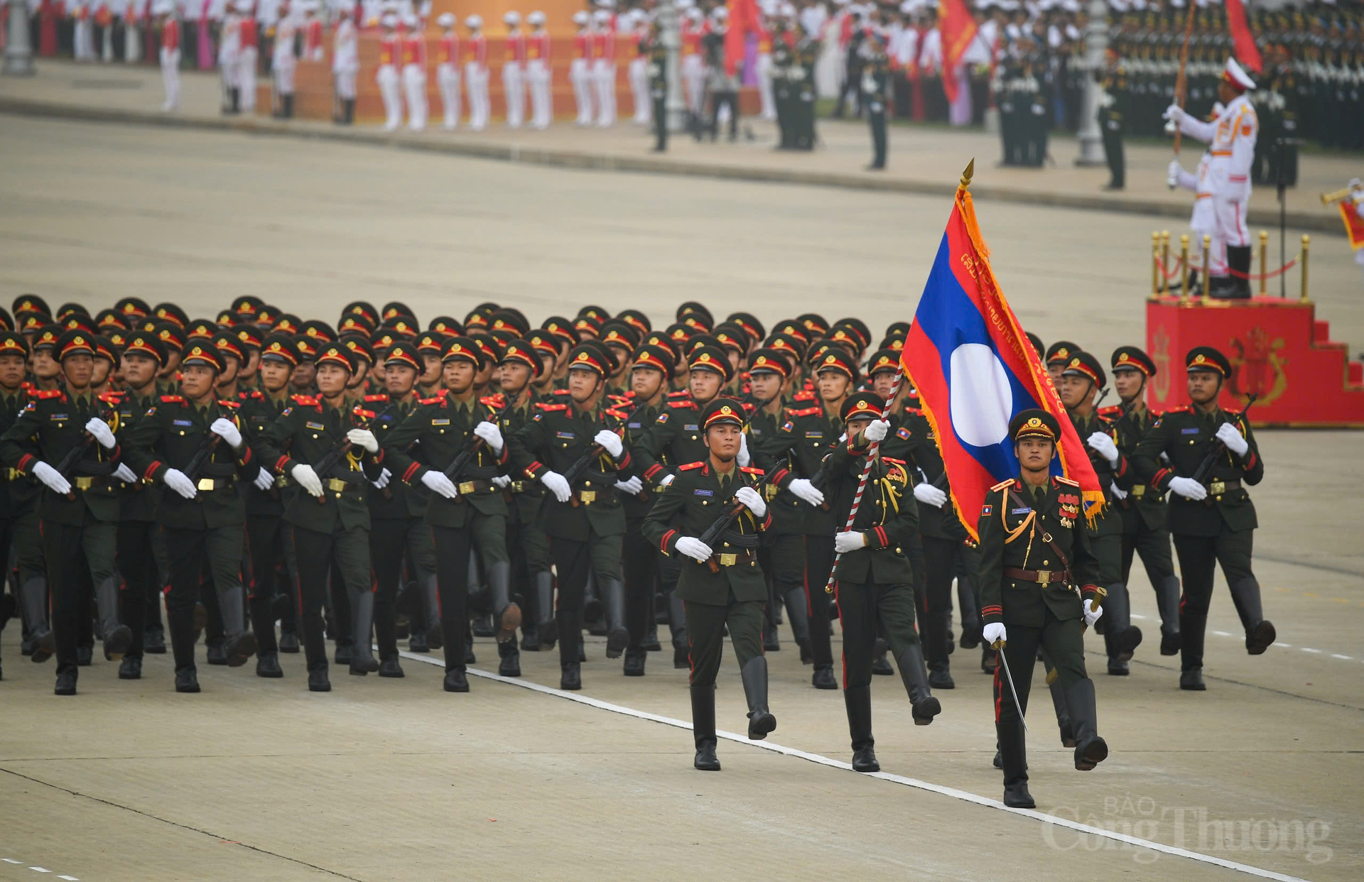 Khối quân đội đến từ Lào tham gia diễu binh, diễu hành tại Quảng trường Ba Đình