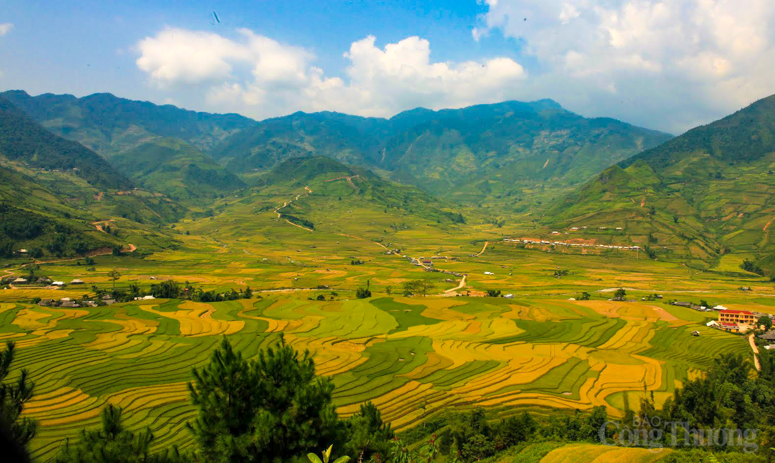 Mù Cang Chải, một huyện vùng cao của tỉnh Yên Bái, từ lâu đã nổi tiếng với những thửa ruộng bậc thang trải dài trên khắp các sườn đồi.