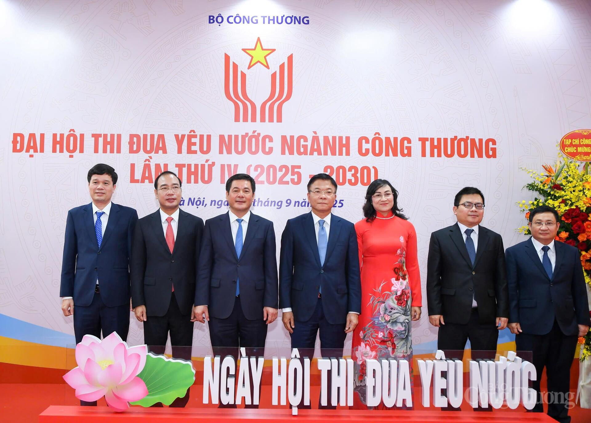 Phó Thủ tướng Lê Thành Long cùng lãnh đạo Bộ Công Thương tại Đại hội thi đua yêu nước ngành Công Thương lần thứ IV, giai đoạn 2025 - 2030.