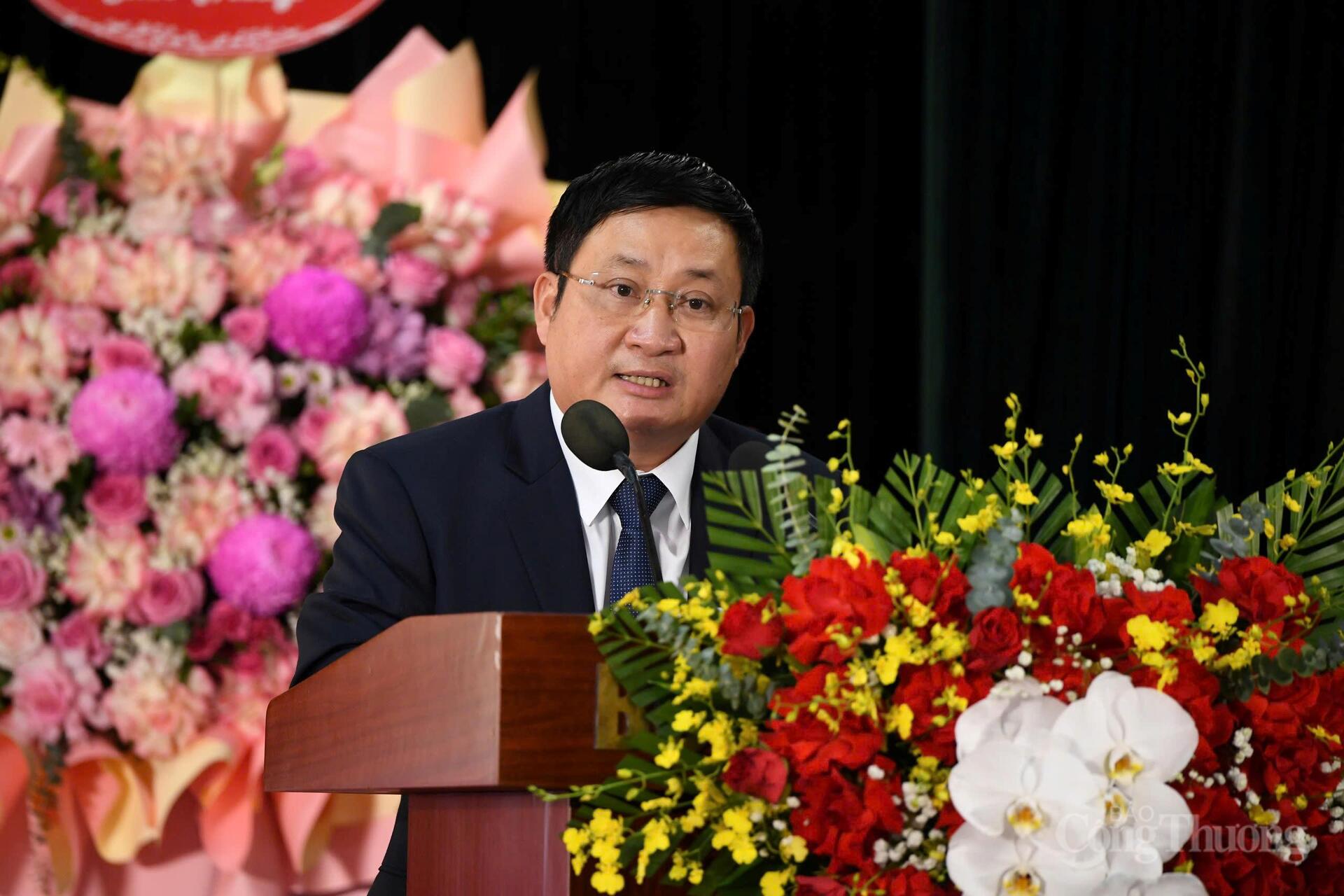 Viện trưởng Viện Nghiên cứu Cơ khí Phan Đăng Phong cho biết, hưởng ứng lời kêu gọi thi đua yêu nước của Đảng, Chính phủ, Bộ Công Thương, trong những năm qua, Viện đã tích cực triển khai nhiều phong trào thi đua gắn liền với nhiệm vụ nghiên cứu khoa học.