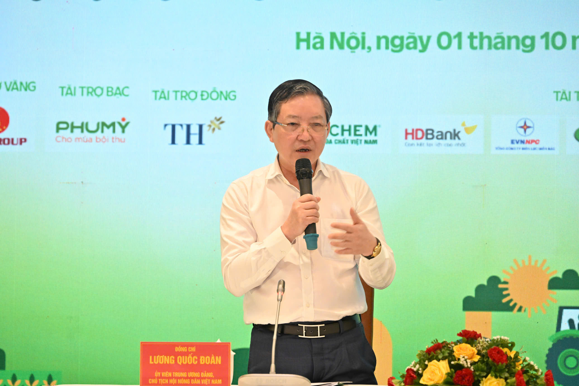 Ông Lương Quốc Đoàn - Ủy viên Trung ương Đảng, Chủ tịch Ban Chấp hành Trung ương Hội Nông dân Việt Nam phát biểu đưa ra các giải pháp trọng tâm để thúc đẩy tiêu thụ nông sản, hỗ trợ nông dân.