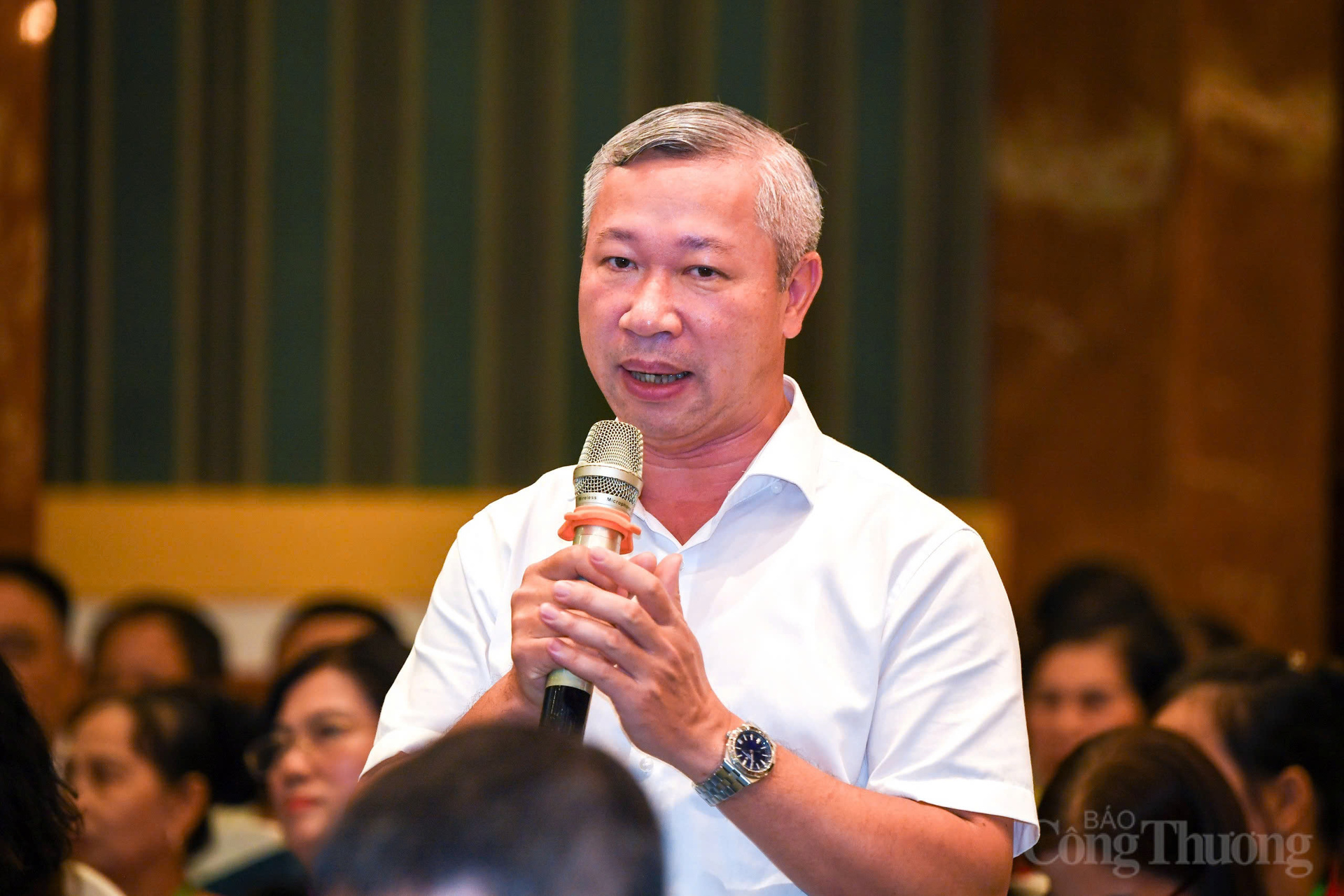Ông Phạm Nguyên Hùng, Cục trưởng Cục Điện lực (Bộ Công Thương) giải đáp về các quy định lắp đặt điện mặt trời mái nhà.