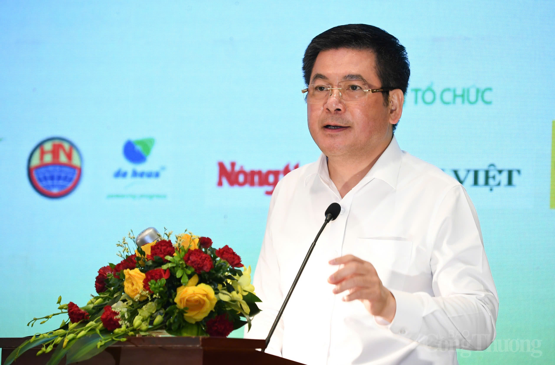 Bộ trưởng Nguyễn Hồng Diên phát biểu kết luận sự kiện. Dưới góc độ ngành Công Thương, tôi xin nhấn mạnh một số định hướng lớn nhằm tạo nền tảng vững chắc để nâng cao năng lực cạnh tranh, khẳng định vị thế của nông sản Việt