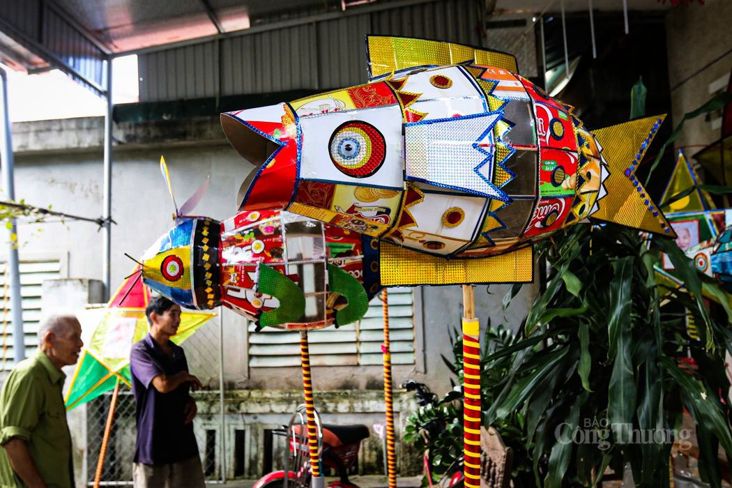 Cụ ông biến phế liệu thành những chiếc đèn trung thu lấp lánh - 2