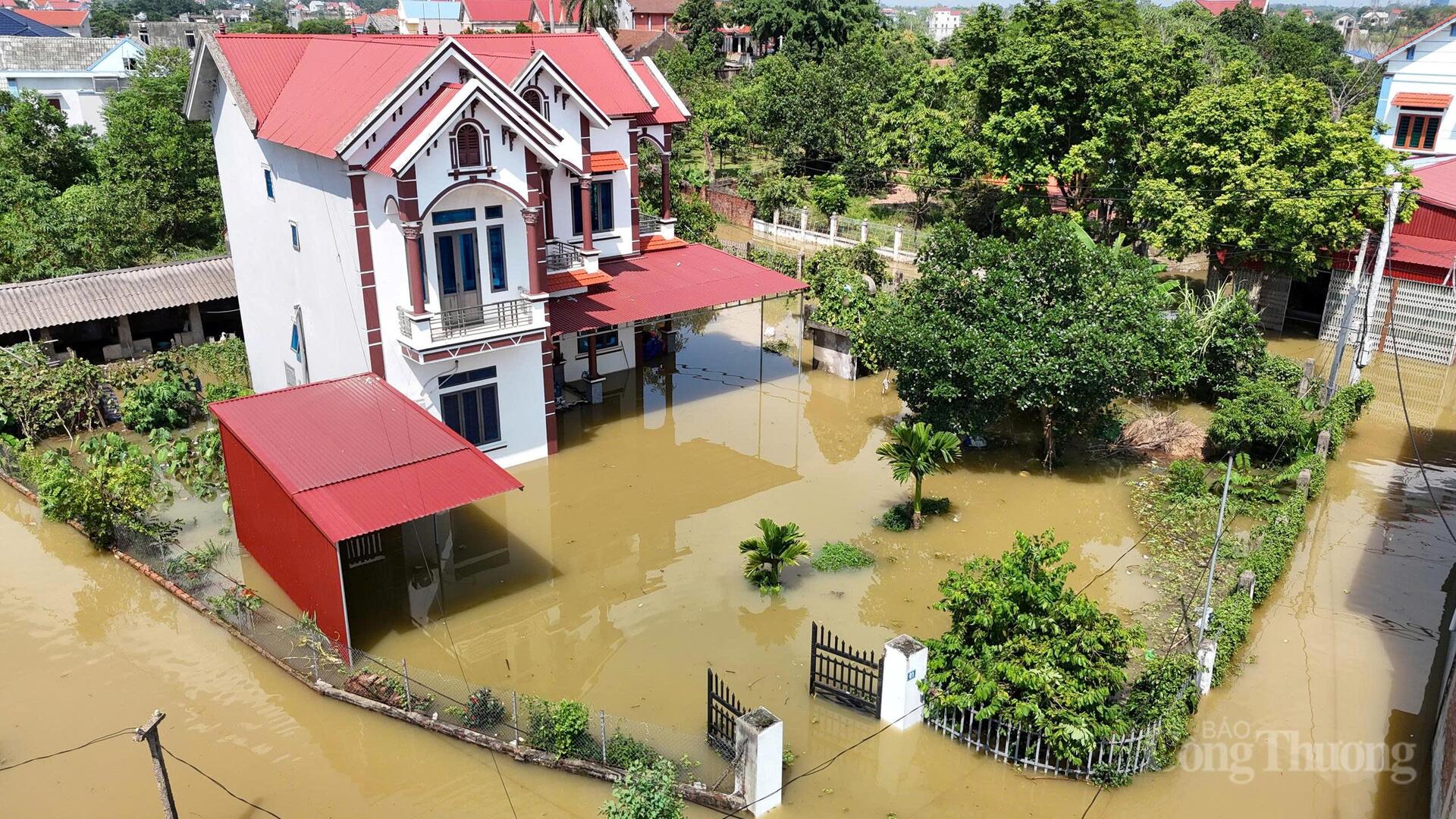 Hai xã Trung Giã và Đa Phúc chìm trong biển nước