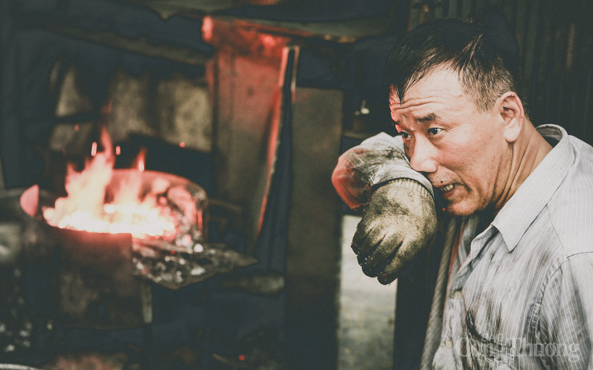 In the age of technology development, no machine can replace human hands, especially in jobs that require dexterity and meticulousness like blacksmithing.