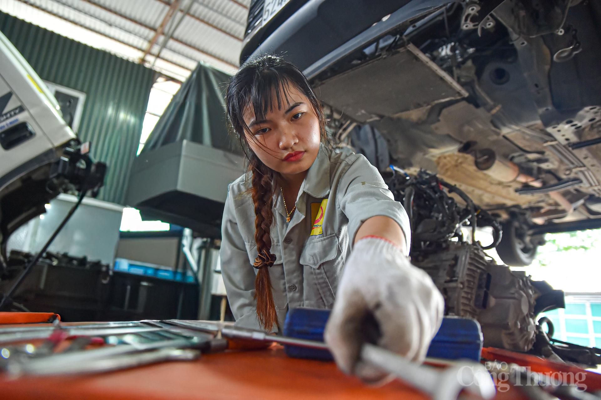 La estudiante Trinh Thu Huong: Cumpliendo el sueño de ser 'médica' de automóviles - 21