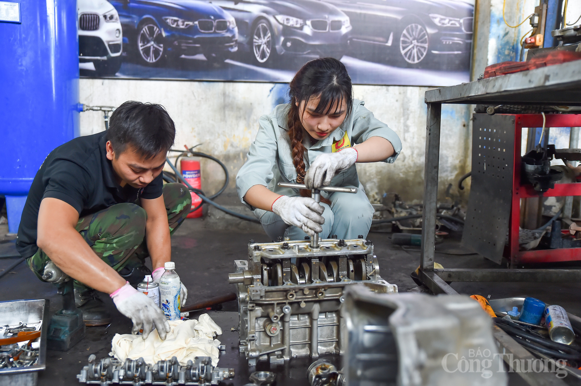 La estudiante Trinh Thu Huong: Cumpliendo el sueño de ser 'médica' de automóviles - 17