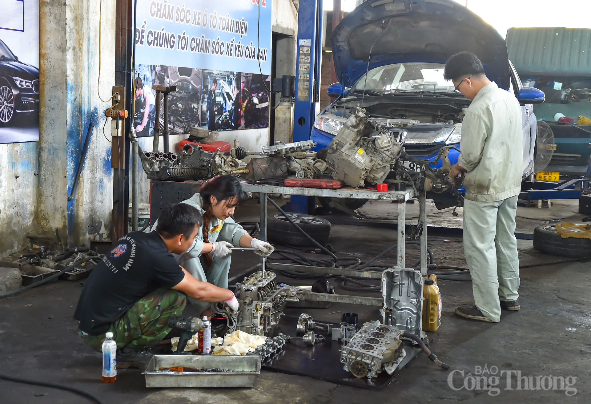 La estudiante Trinh Thu Huong: Cumpliendo el sueño de convertirse en 'médica' de automóviles - 20