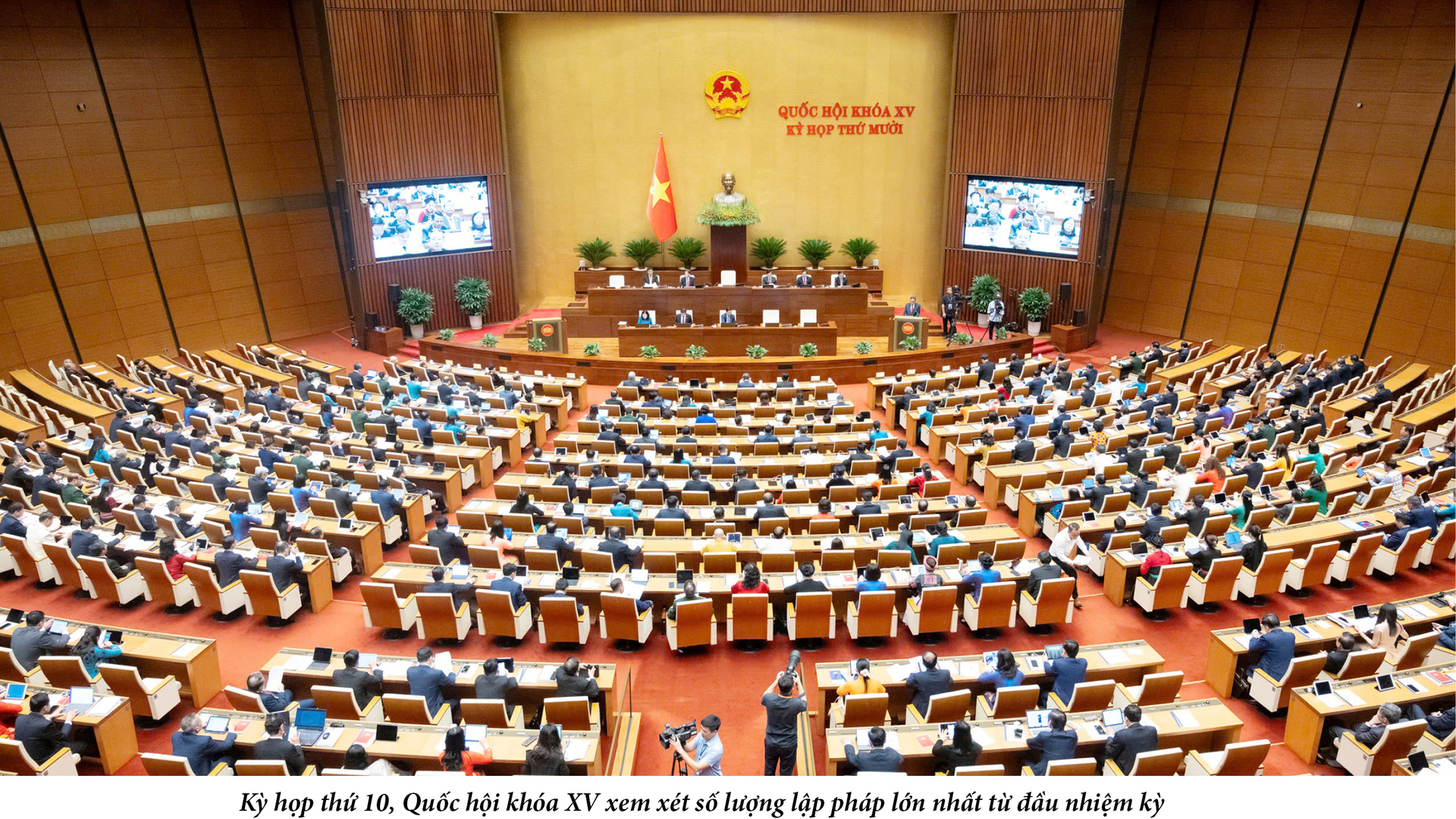 Quốc hội khóa XV - Nhiệm kỳ đặc biệt trước kỷ nguyên mới - Bài 1: Kỷ lục lập pháp chưa từng có trong lịch sử - 6