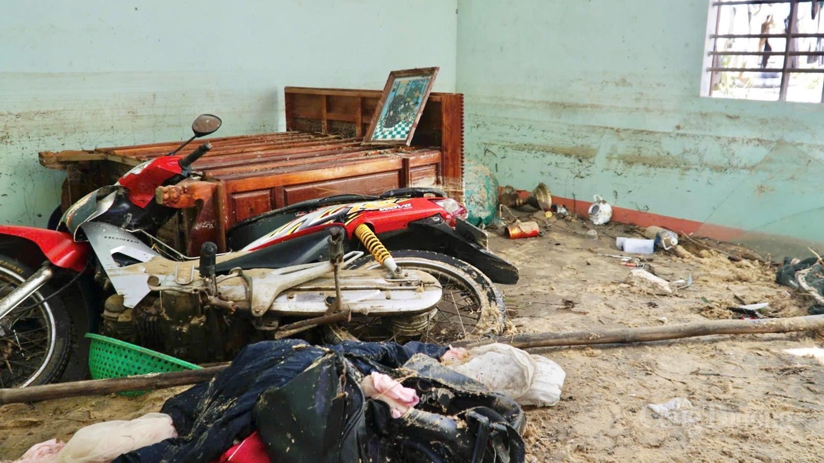 Gia Lai: Giữa đổ nát hoang tàn, tình người neo lại sau bão Kalmaegi - 3