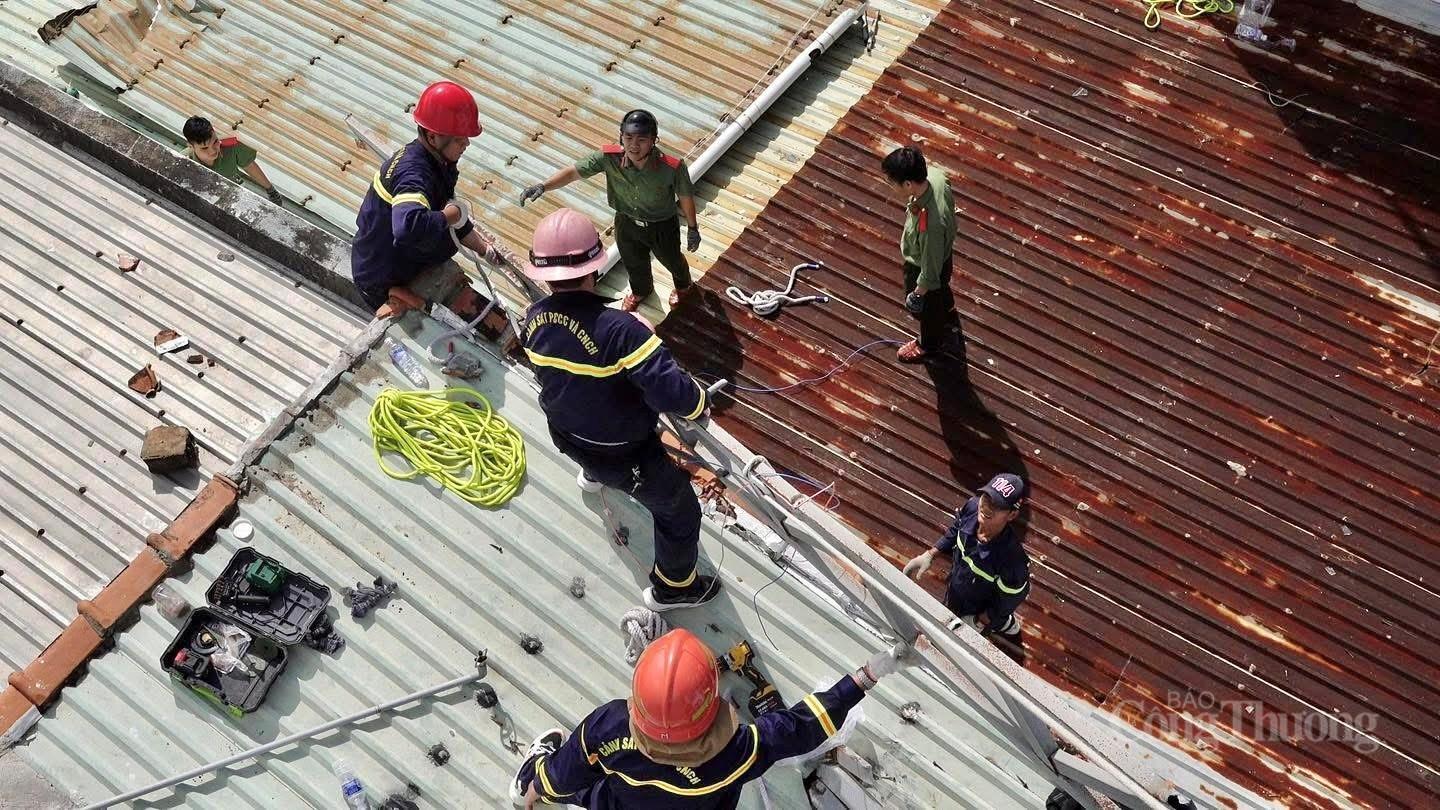 Gia Lai: Giữa đổ nát hoang tàn, tình người neo lại sau bão Kalmaegi - 8