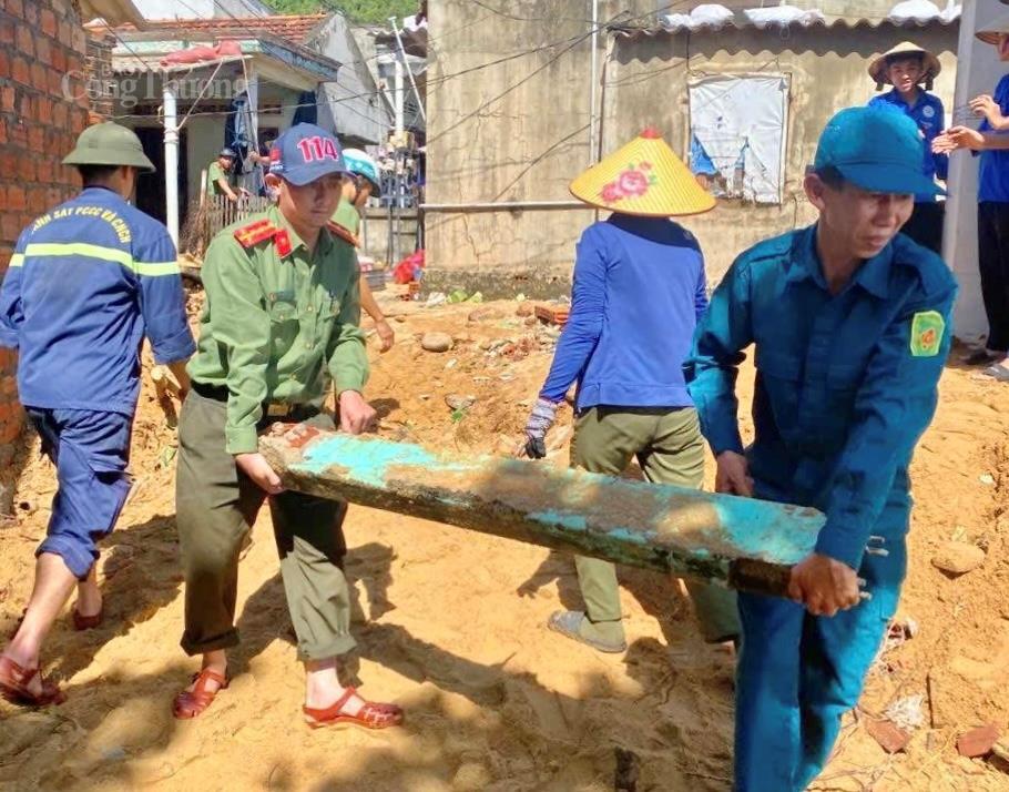 Gia Lai: Giữa đổ nát hoang tàn, tình người neo lại sau bão Kalmaegi - 12