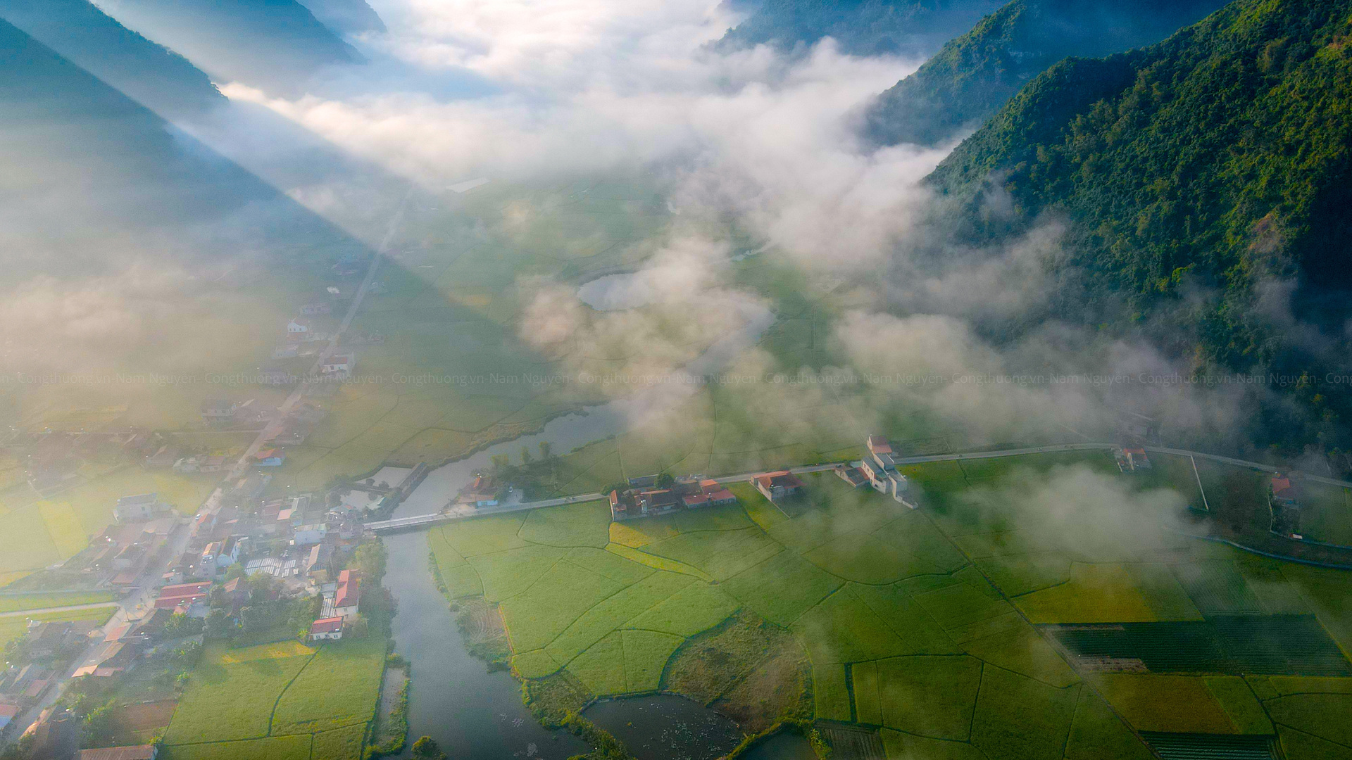 Mùa vụ ở đây không bắt đầu cùng lúc. Mỗi hộ gia đình tuỳ ý gieo trồng vào thời điểm khác nhau.