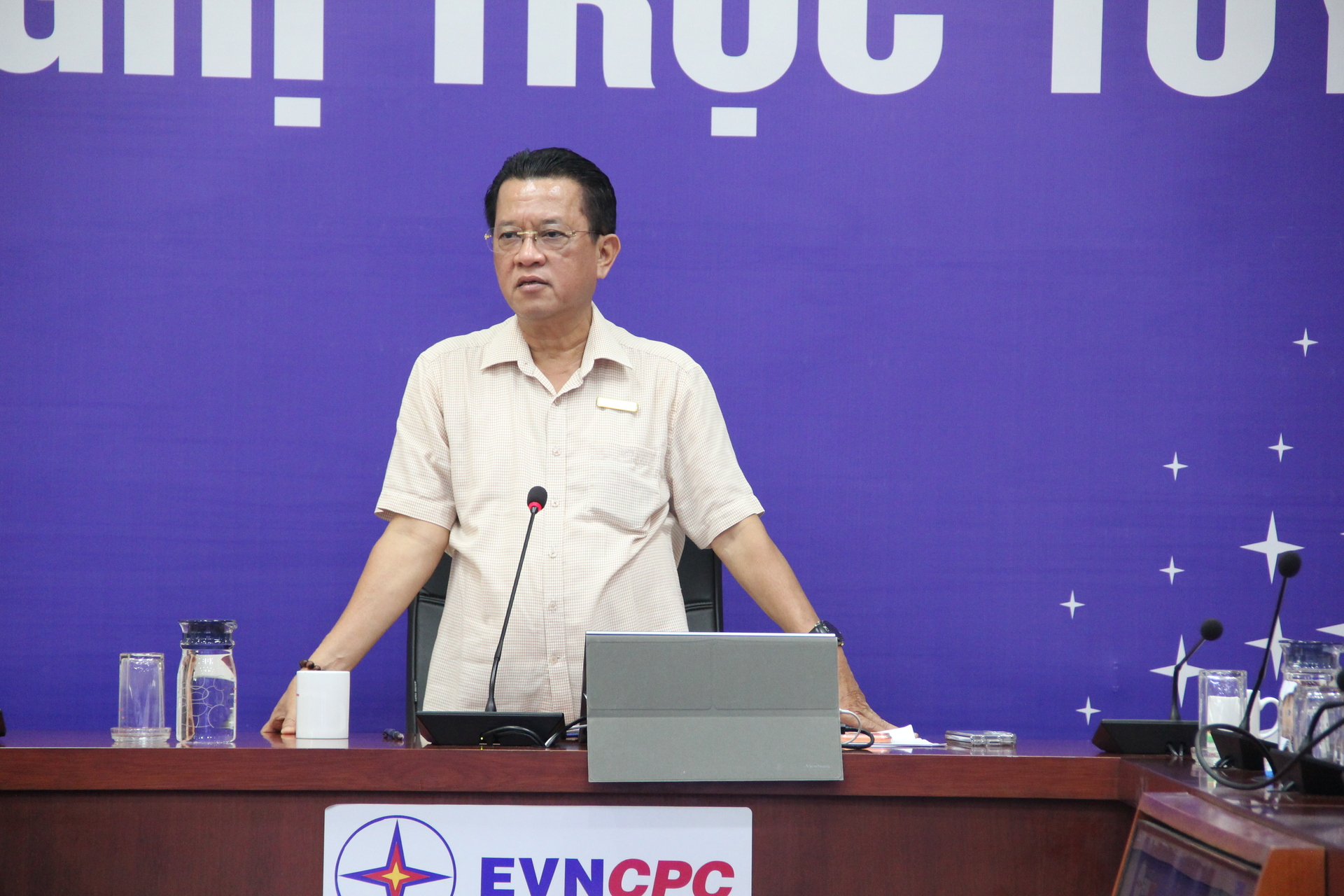 Thần tốc ‘nối điện’ sau bão lũ miền Trung - Bài 1: Chỉ đạo nóng từ lãnh đạo EVNCPC - 10