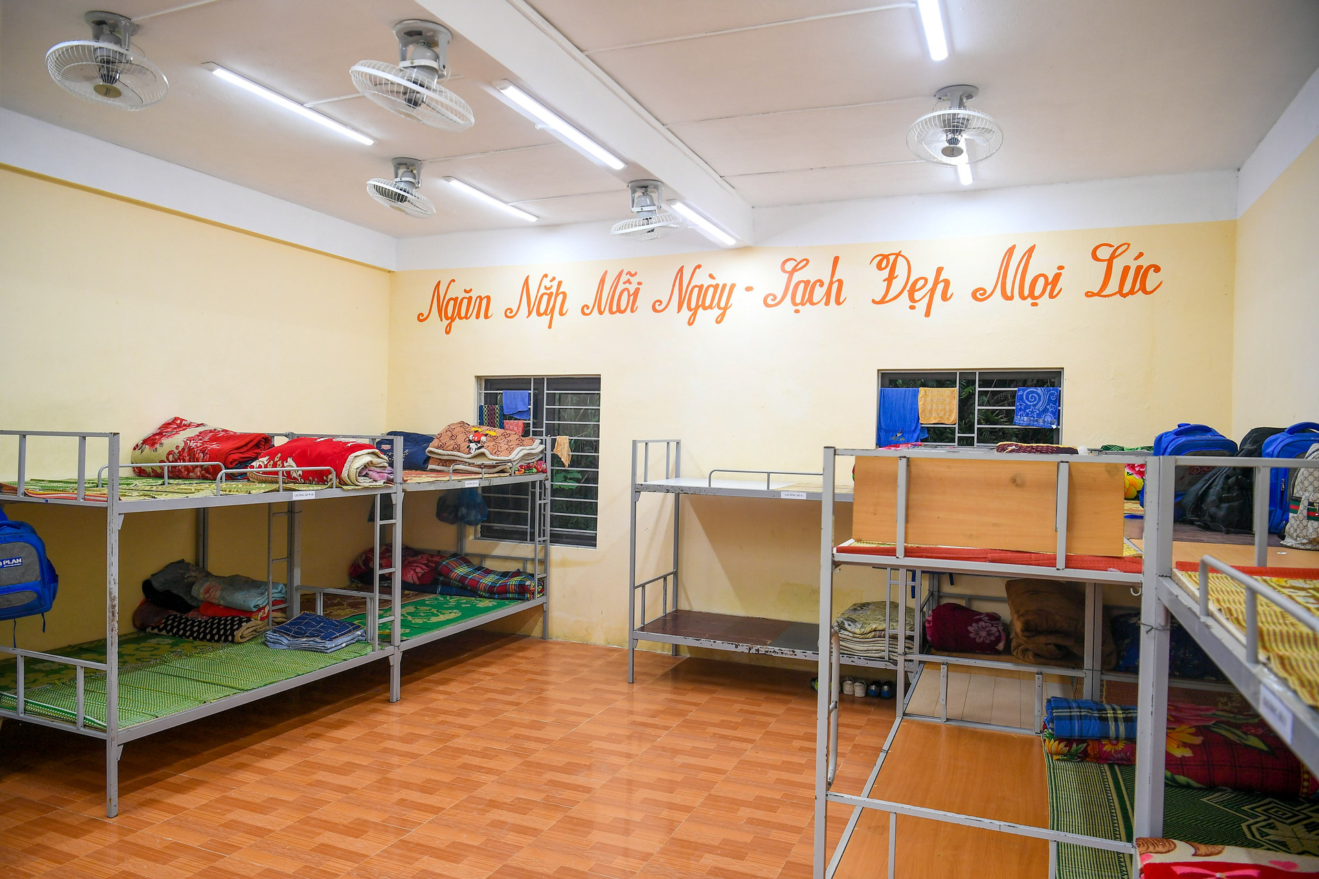 Tặng nhà bán trú và hàng nghìn áo giữ nhiệt cho đồng bào dân tộc Tuyên Quang - 4