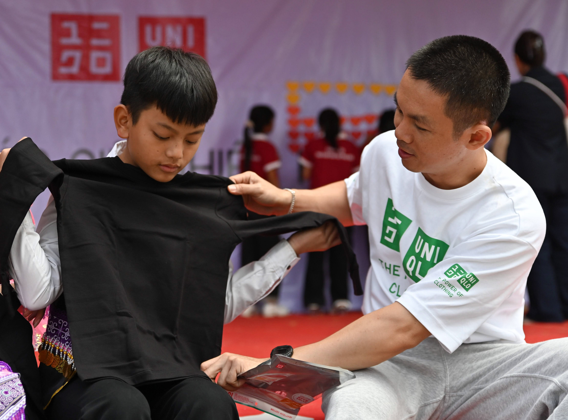 Tặng nhà bán trú và hàng nghìn áo giữ nhiệt cho đồng bào dân tộc Tuyên Quang - 22