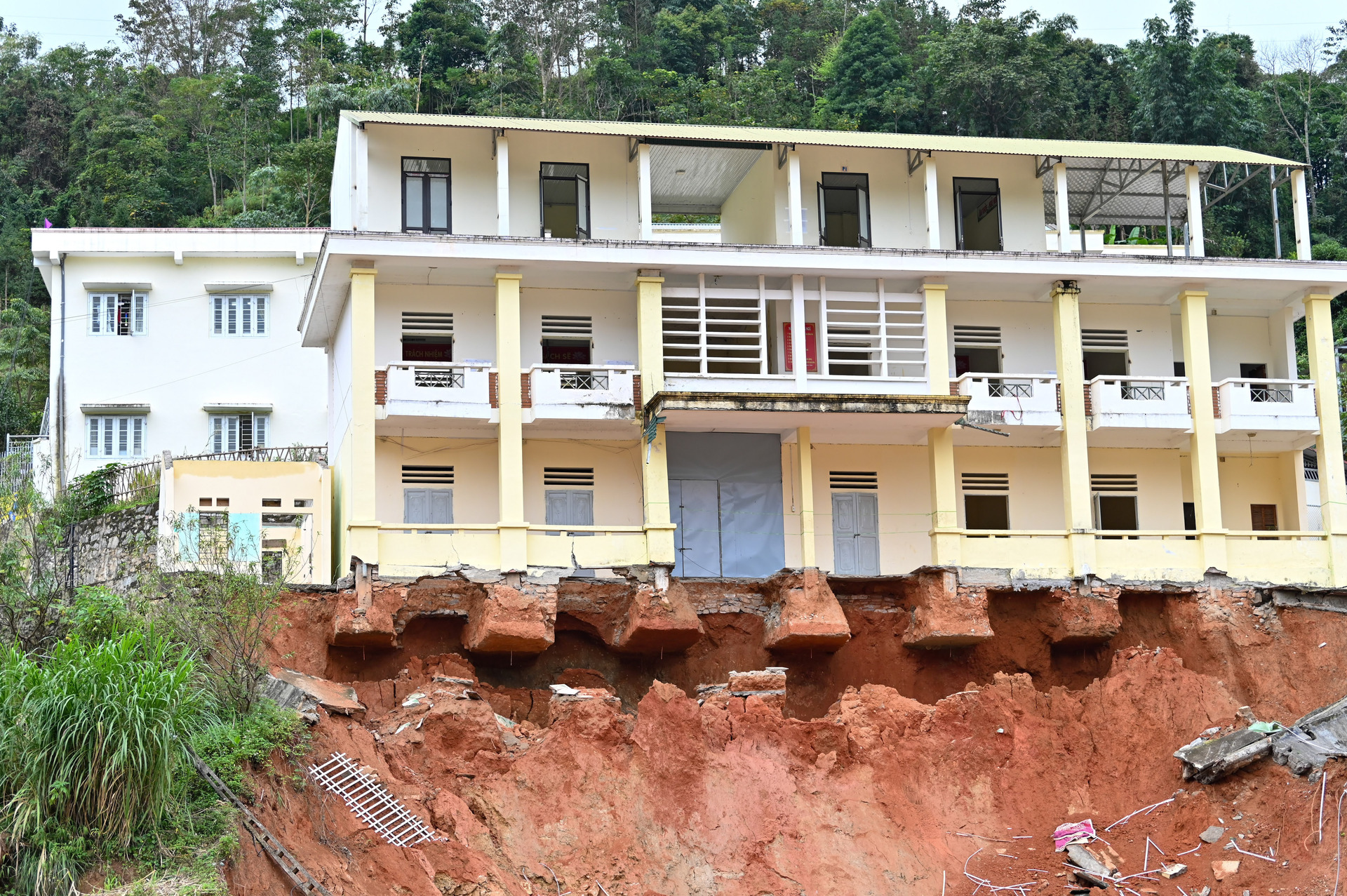 Tặng nhà bán trú và hàng nghìn áo giữ nhiệt cho đồng bào dân tộc Tuyên Quang - 25