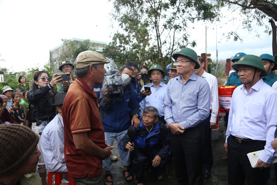 Gia Lai: Sức mạnh tình người đè cơn lũ dữ - 12