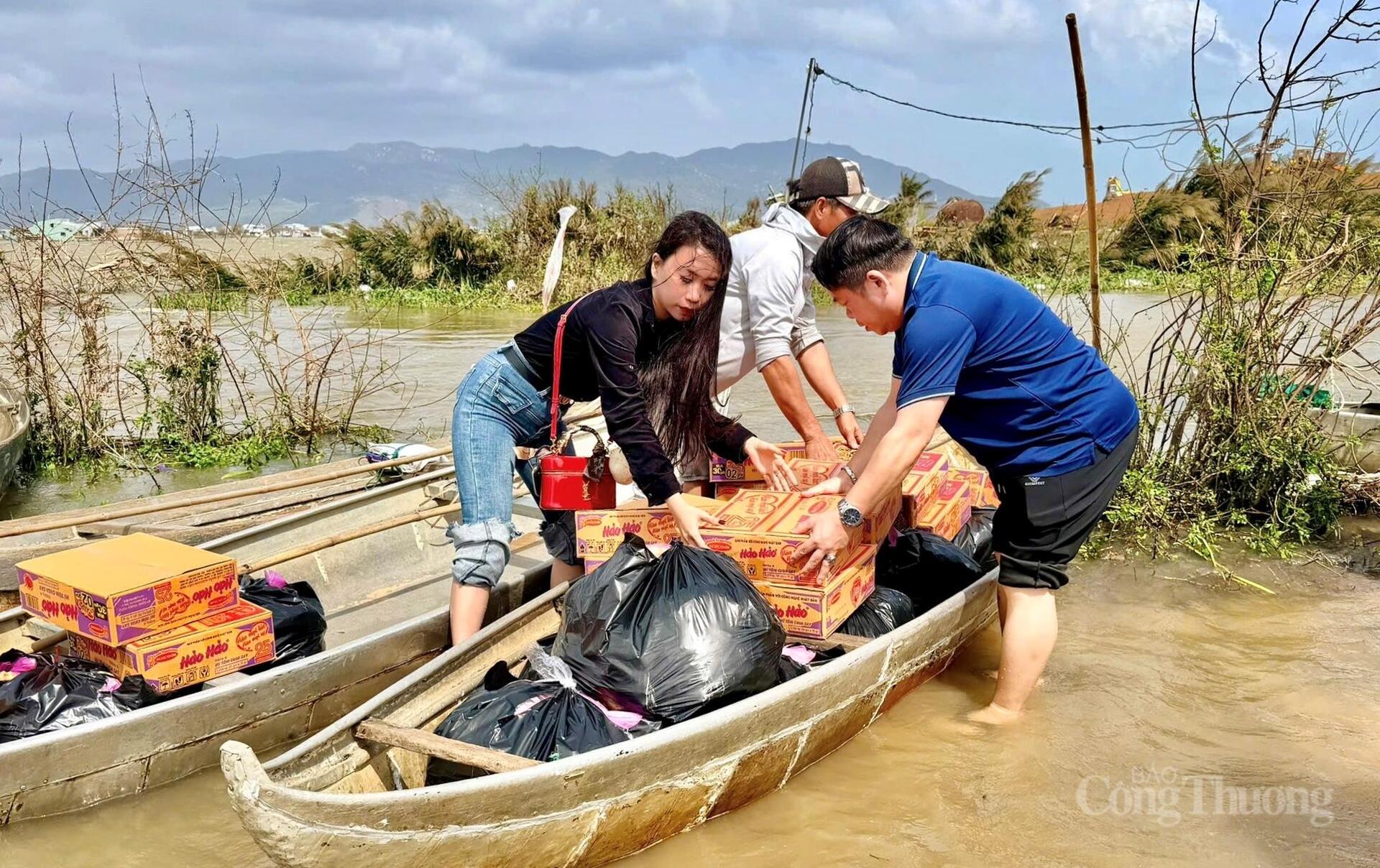 Nỗ lực đưa hàng nghìn phần quà đến người dân vùng rốn lũ Gia Lai - 4