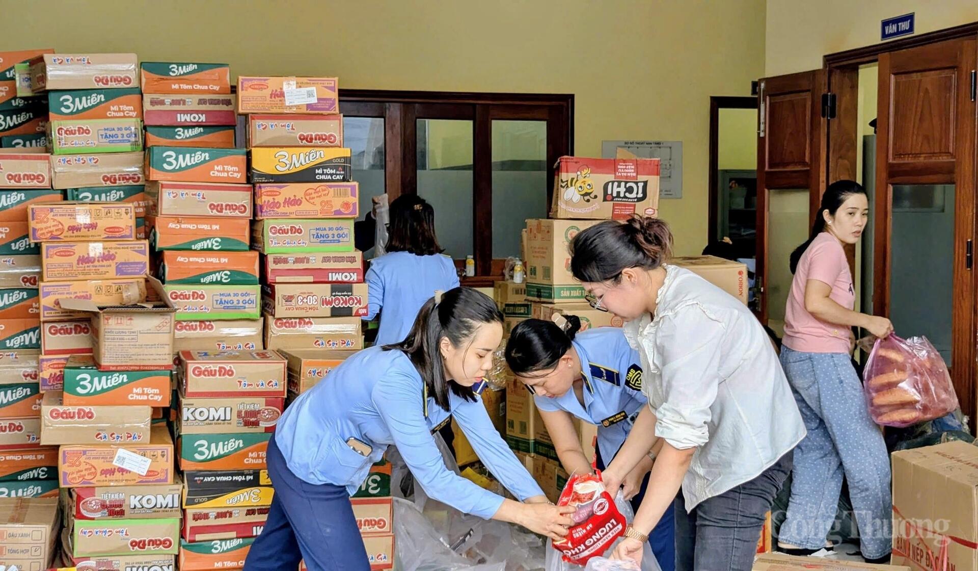 Nỗ lực đưa hàng nghìn phần quà đến người dân vùng rốn lũ Gia Lai - 20