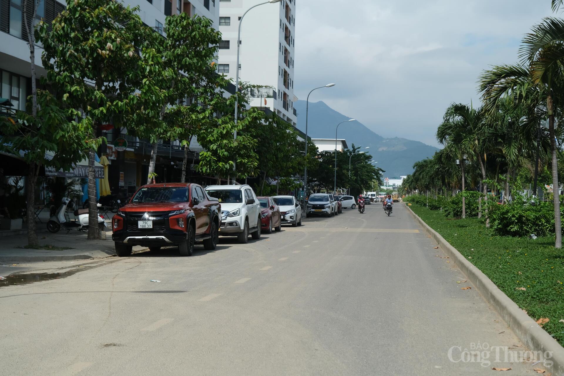 Với sự chung tay của chính quyền và các tổ chức, nhiều tuyến đường đã trở nên sạch sẽ và khôi phục mỹ quan đô thị. Ảnh: Lê Sơn