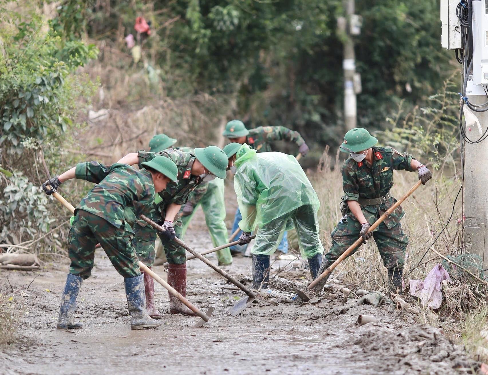 Giữa thiên tai, nghĩa tình quân dân thành điểm tựa - 9