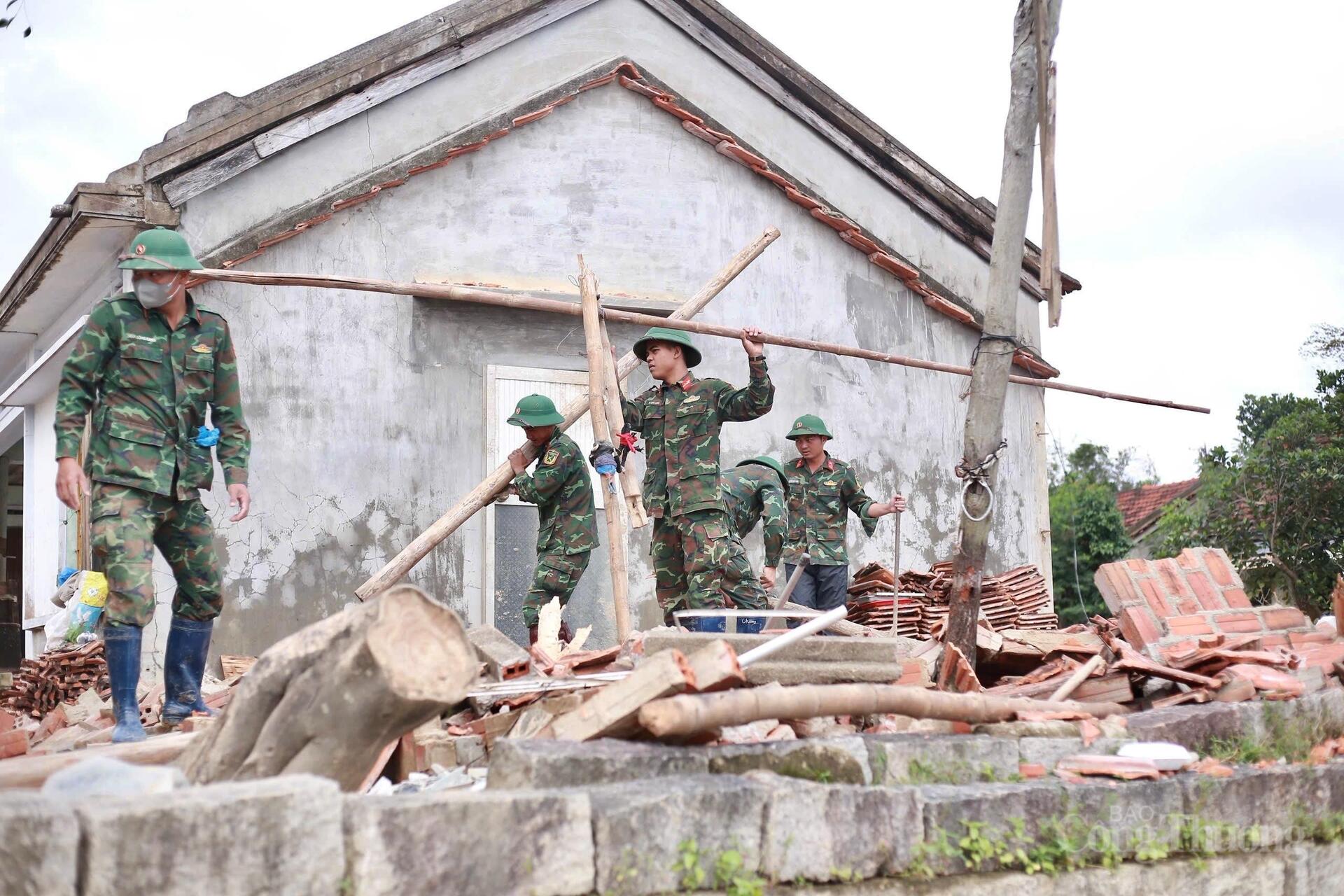 Giữa thiên tai, nghĩa tình quân dân thành điểm tựa - 14