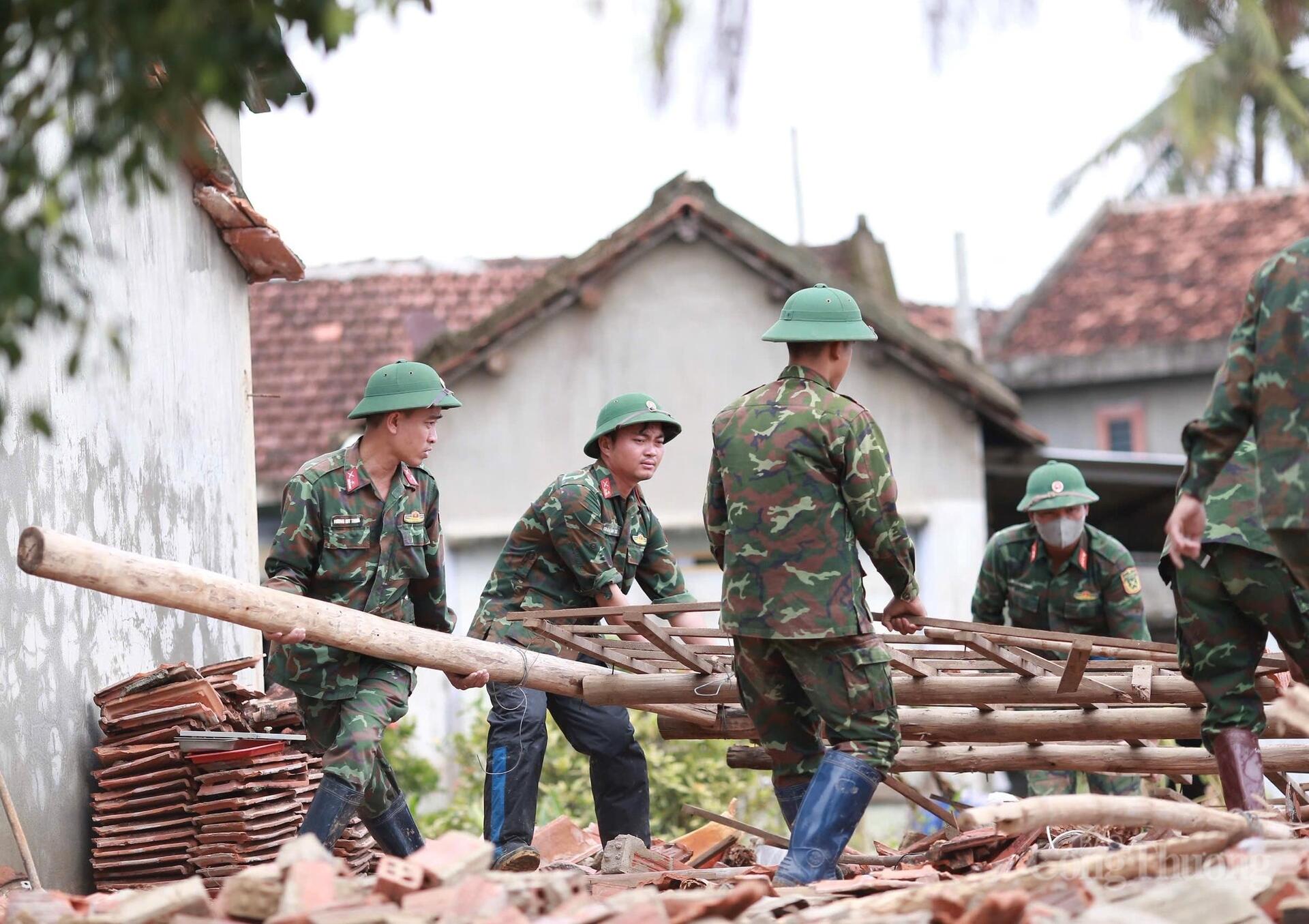 Giữa thiên tai, nghĩa tình quân dân thành điểm tựa - 7