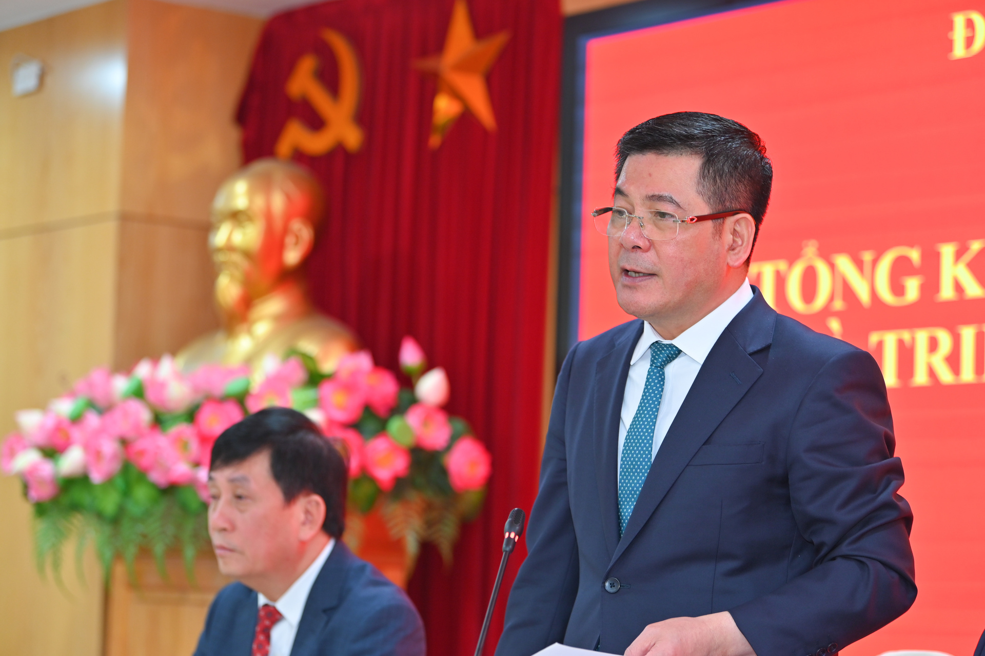 Theo Bộ trưởng Bộ Công Thương, hội nghị có nhiệm vụ rất quan trọng, tổng kết, đánh giá toàn diện những kết quả đã đạt được; thẳng thắn chỉ ra những hạn chế và nguyên nhân, cả chủ quan và khách quan; trên cơ sở đó, đề xuất các nhiệm vụ, giải pháp trọng tâm cho năm 2026.