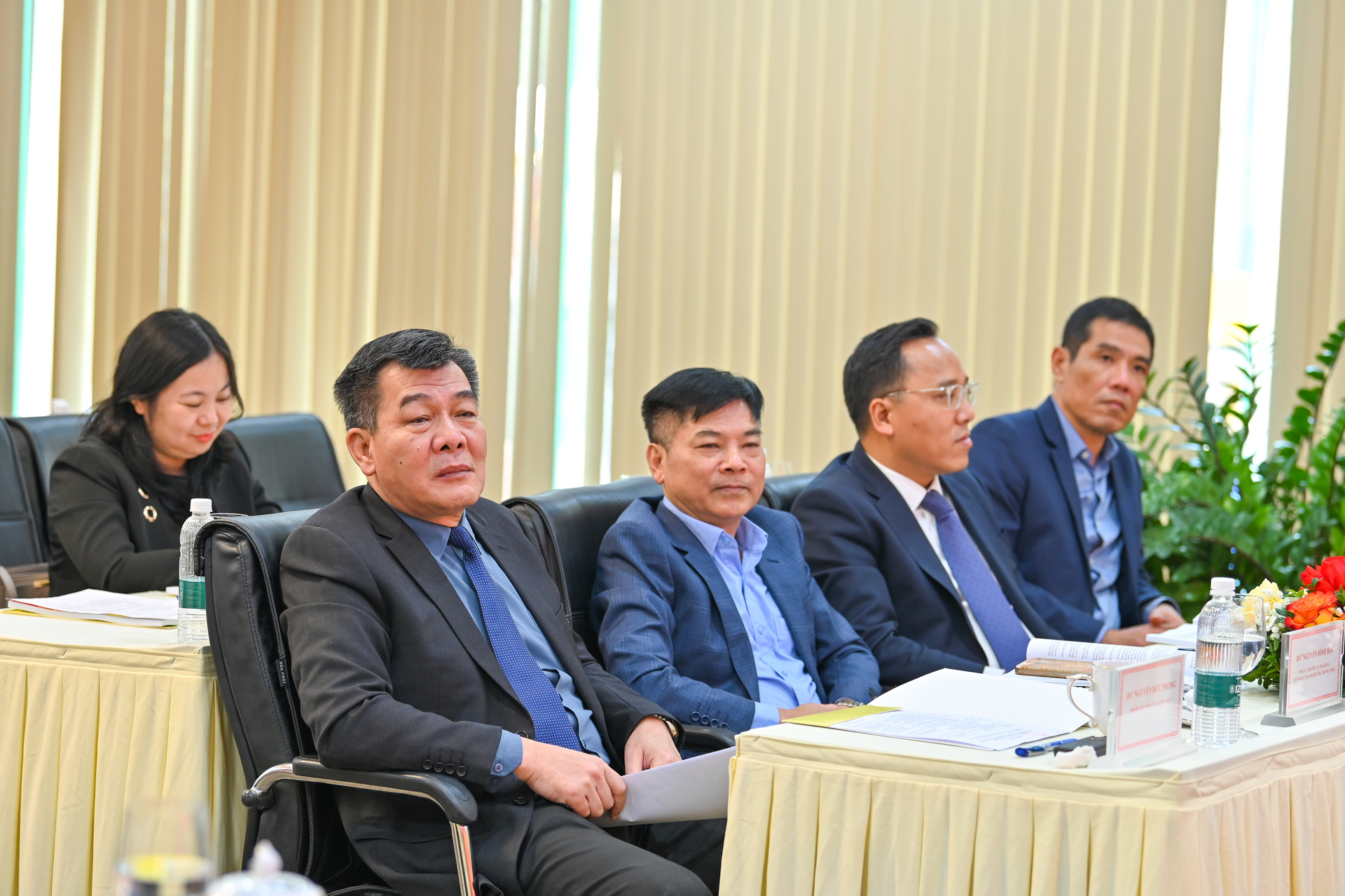 Các đại biểu tham dự hội nghị.