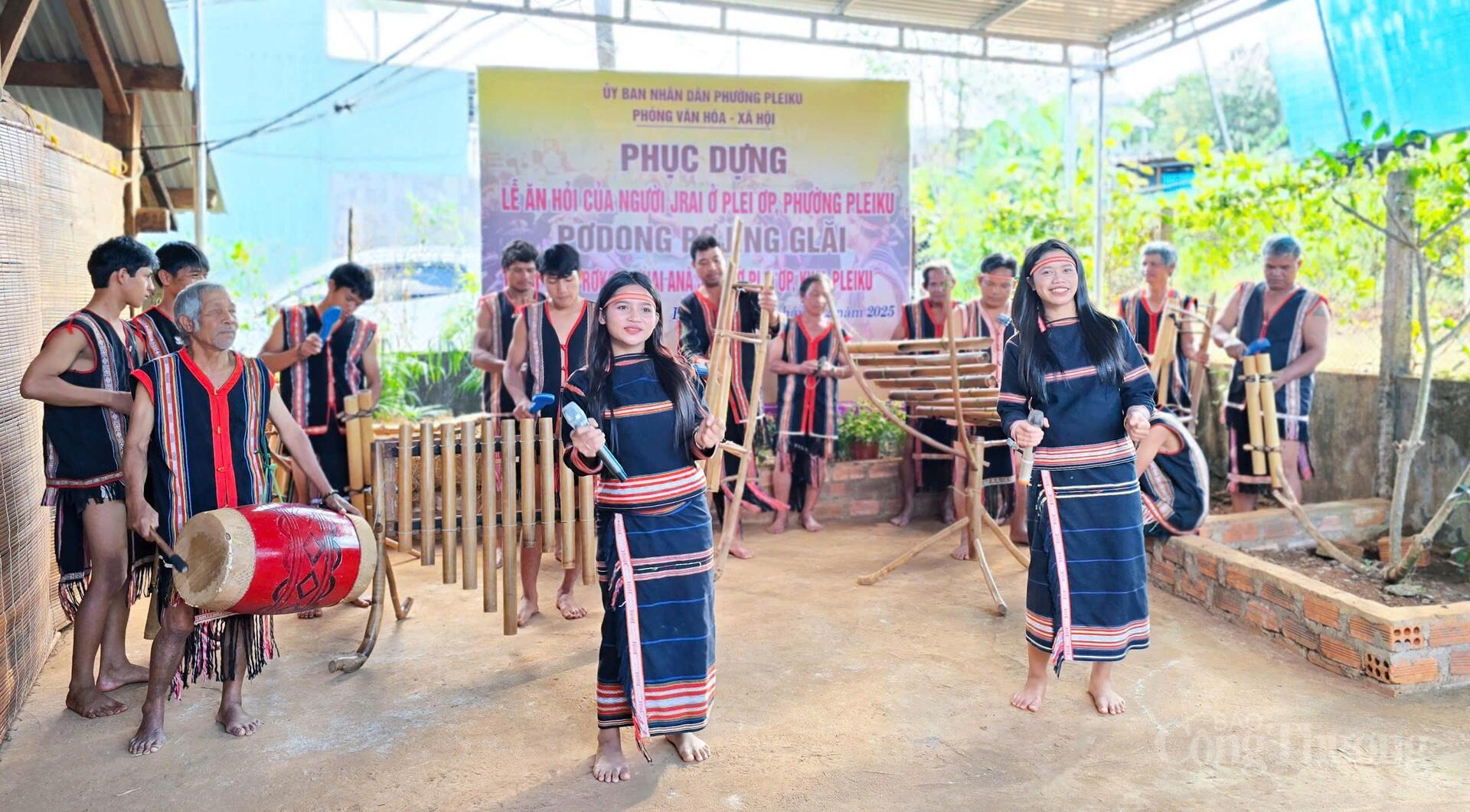 Về phố núi Pleiku xem người Jrai phục dựng lễ ăn hỏi truyền thống - 9