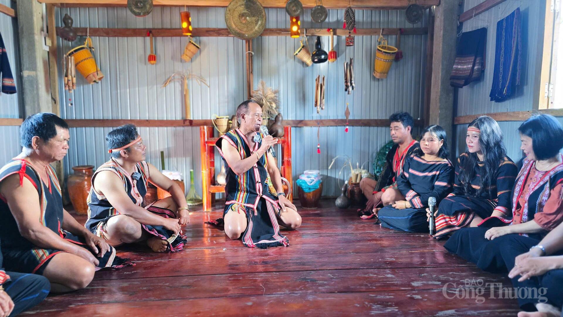 Về phố núi Pleiku xem người Jrai phục dựng lễ ăn hỏi truyền thống - 3