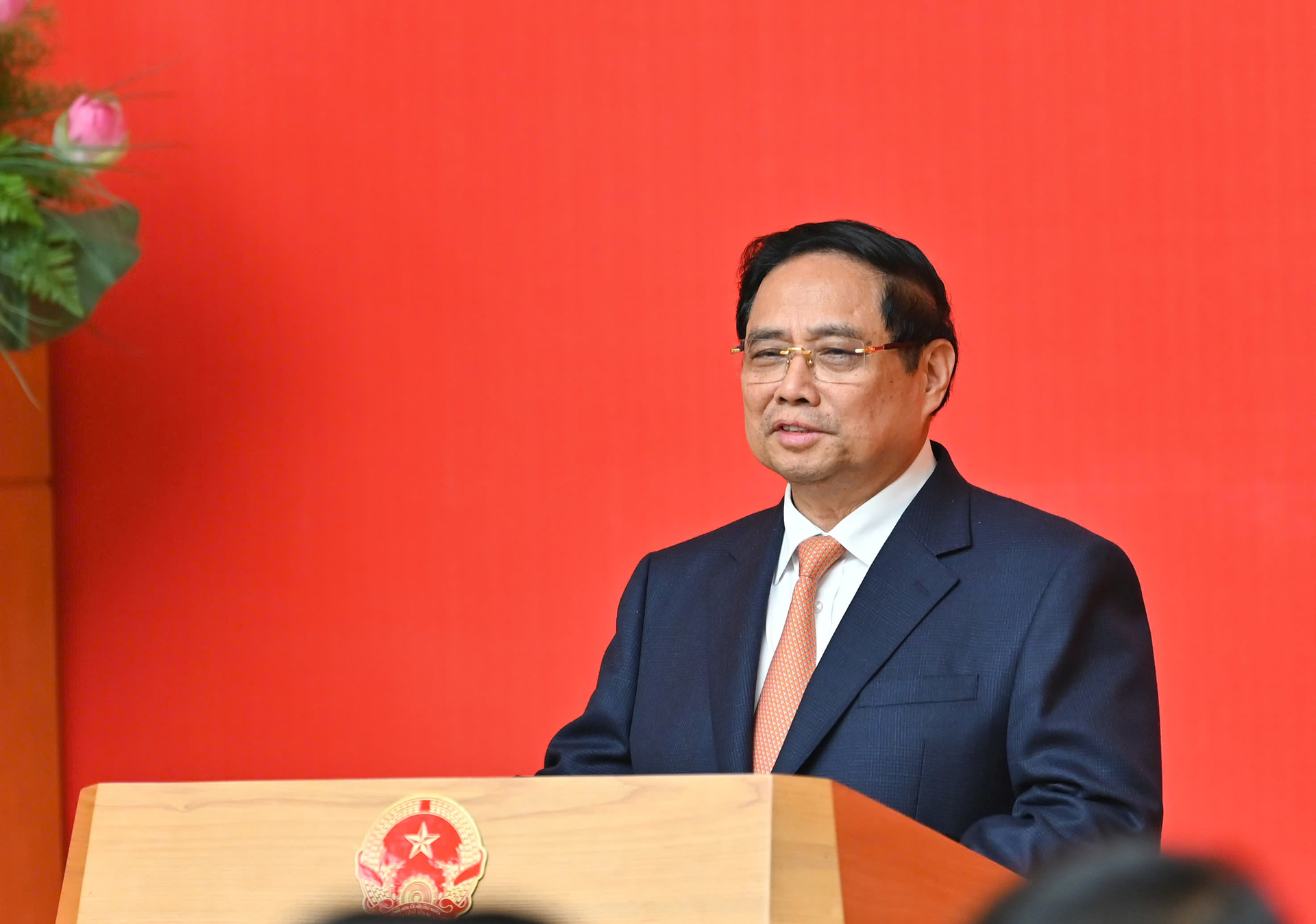 Thủ tướng Chính phủ Phạm Minh Chính phát biểu giao nhiệm vụ cho Quyền Bộ trưởng Bộ Công Thương Lê Mạnh Hùng.