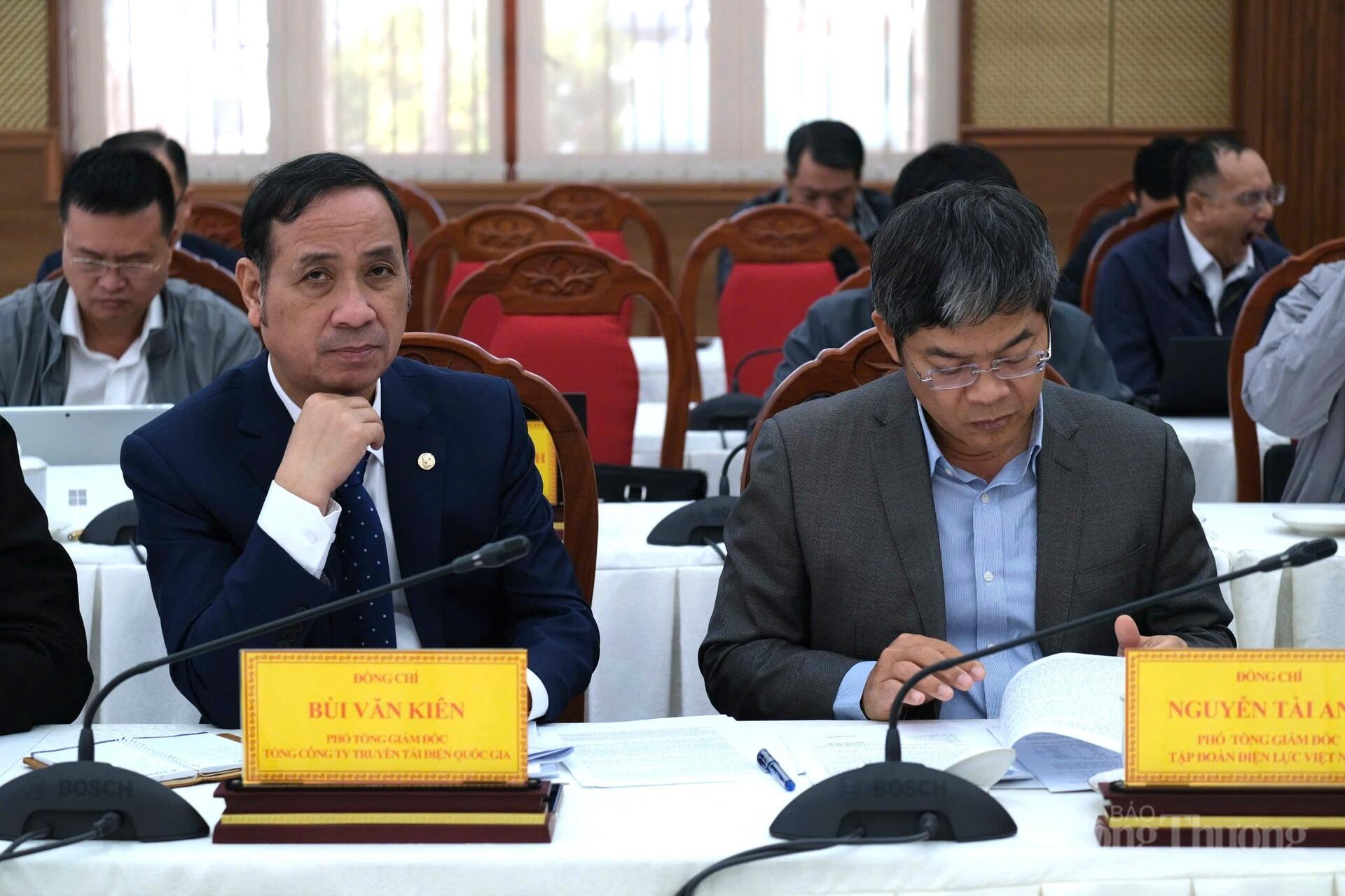 Đại diện lãnh đạo Tổng Công ty Điện lực Việt Nam và Tổng Công ty truyền tải điện quốc gia tại buổi làm việc. Ảnh: Lê Sơn