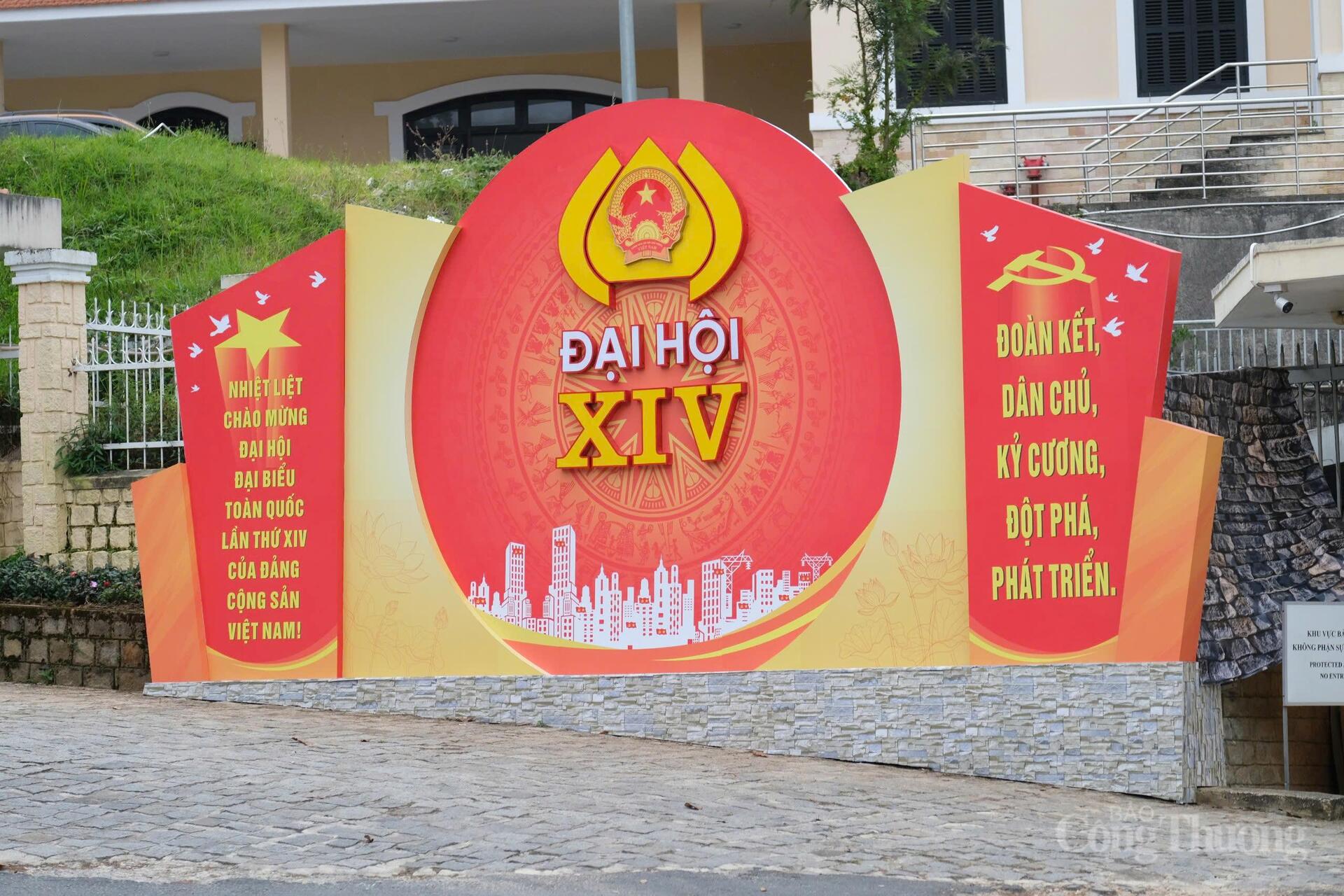 Niềm tin, kỳ vọng của Nhân dân gửi gắm vào thành công Đại hội XIV của Đảng. Ảnh: Lê Sơn