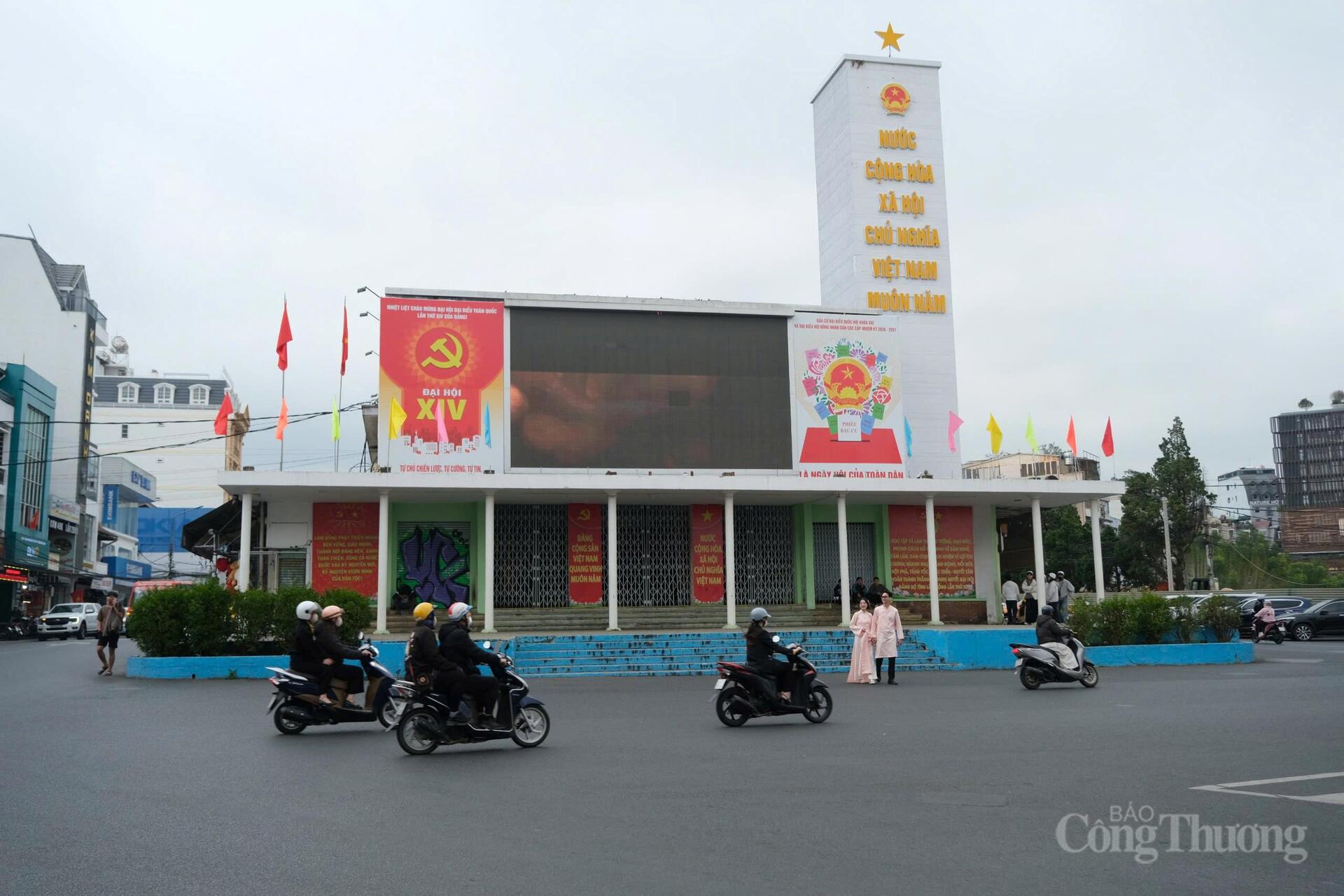 Đại hội XIV khẳng định vai trò lãnh đạo của Đảng Cộng sản Việt Nam đối với sự nghiệp cách mạng. Ảnh: Lê Sơn