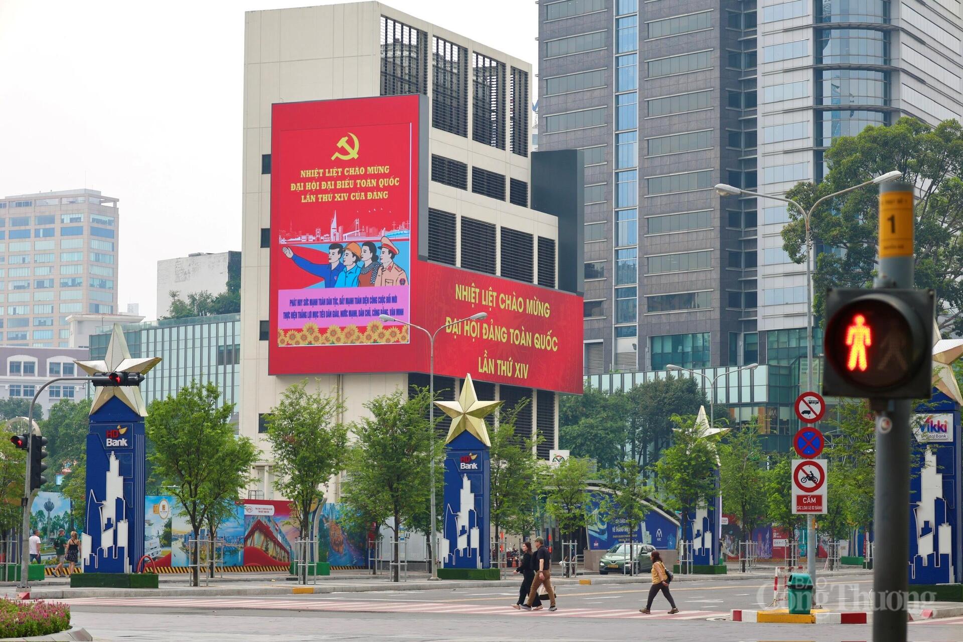 TP. Hồ Chí Minh: Rực rỡ, khí thế hướng tới Đại hội XIV của Đảng - 23