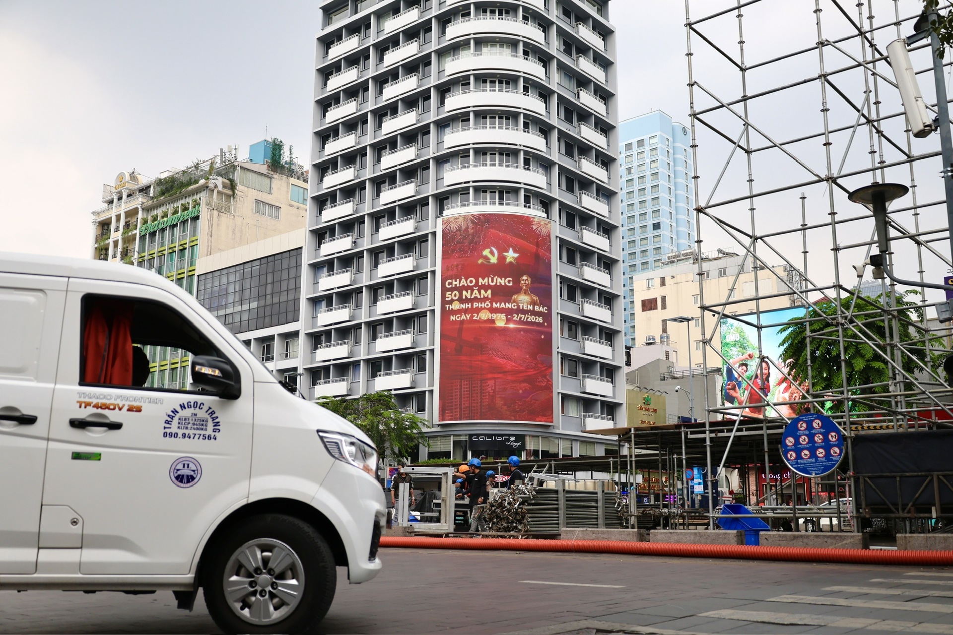 TP. Hồ Chí Minh: Rực rỡ, khí thế hướng tới Đại hội XIV của Đảng - 19