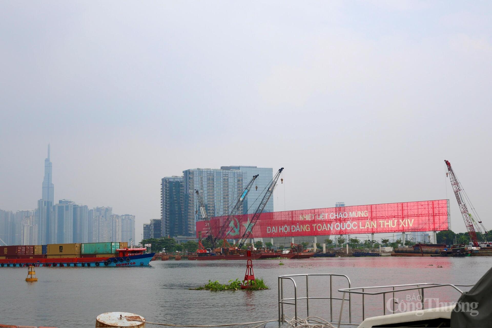 TP. Hồ Chí Minh: Rực rỡ, khí thế hướng tới Đại hội XIV của Đảng - 11